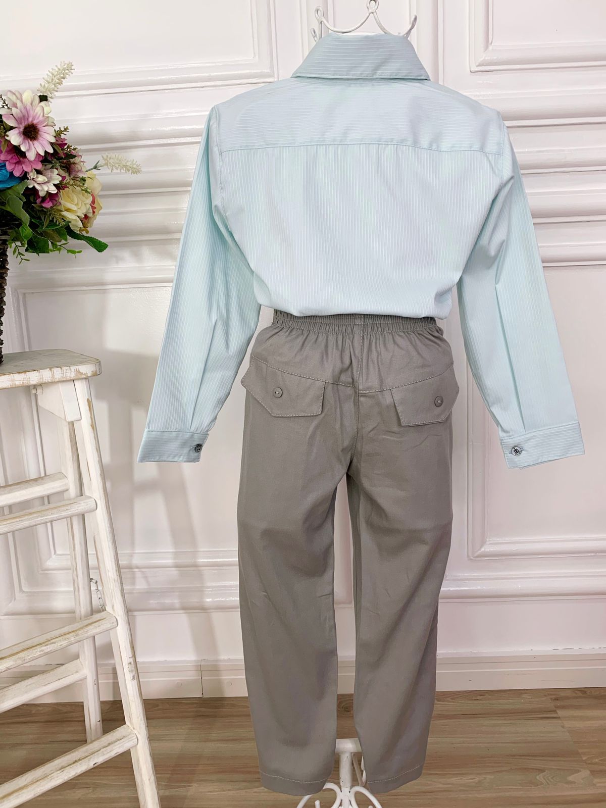 Conjunto Social Camisa Verde e Calça Sarja Cinza