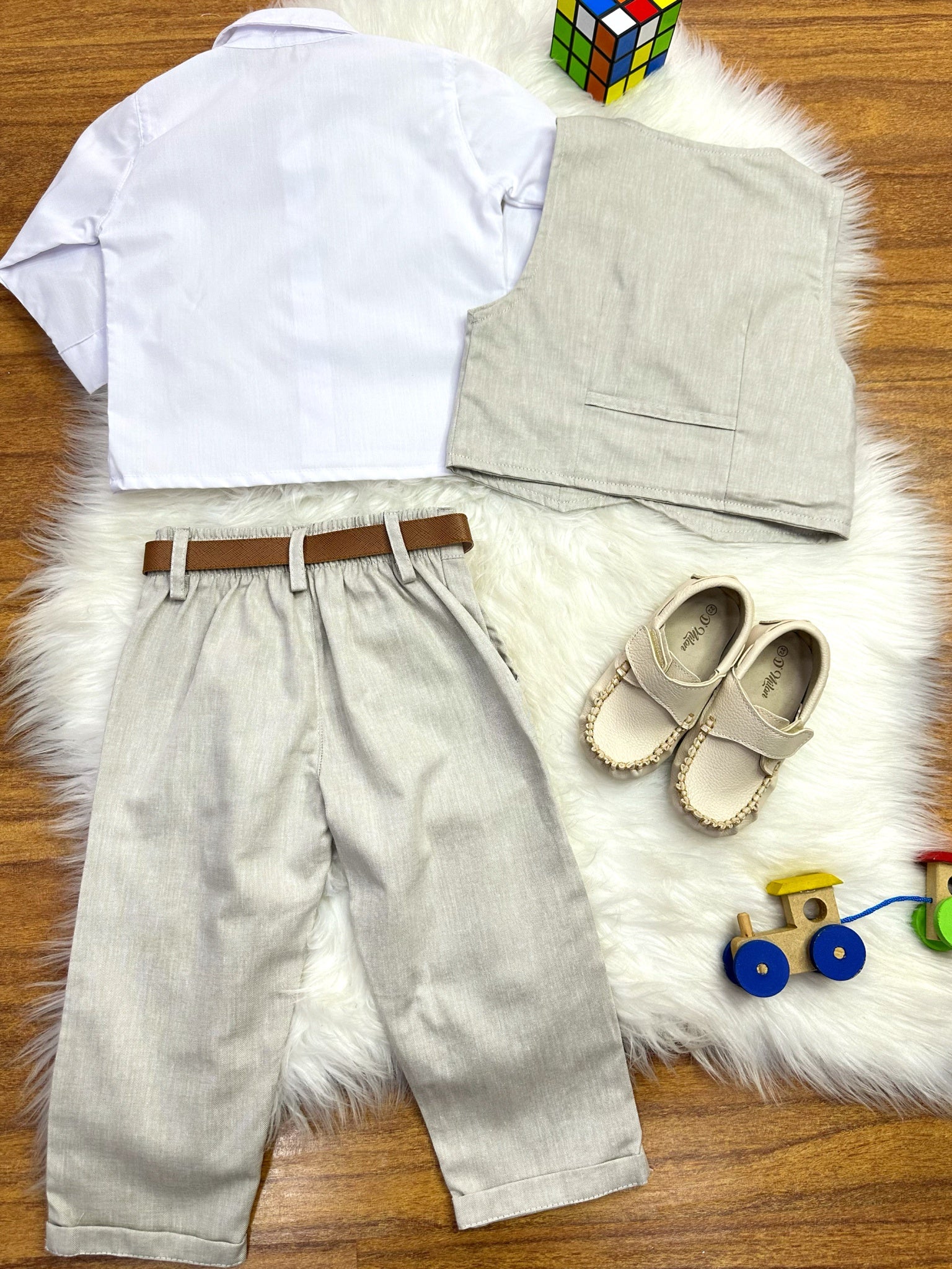 Conjunto Social Bebê Calça Colete Bege e Camisa Branca