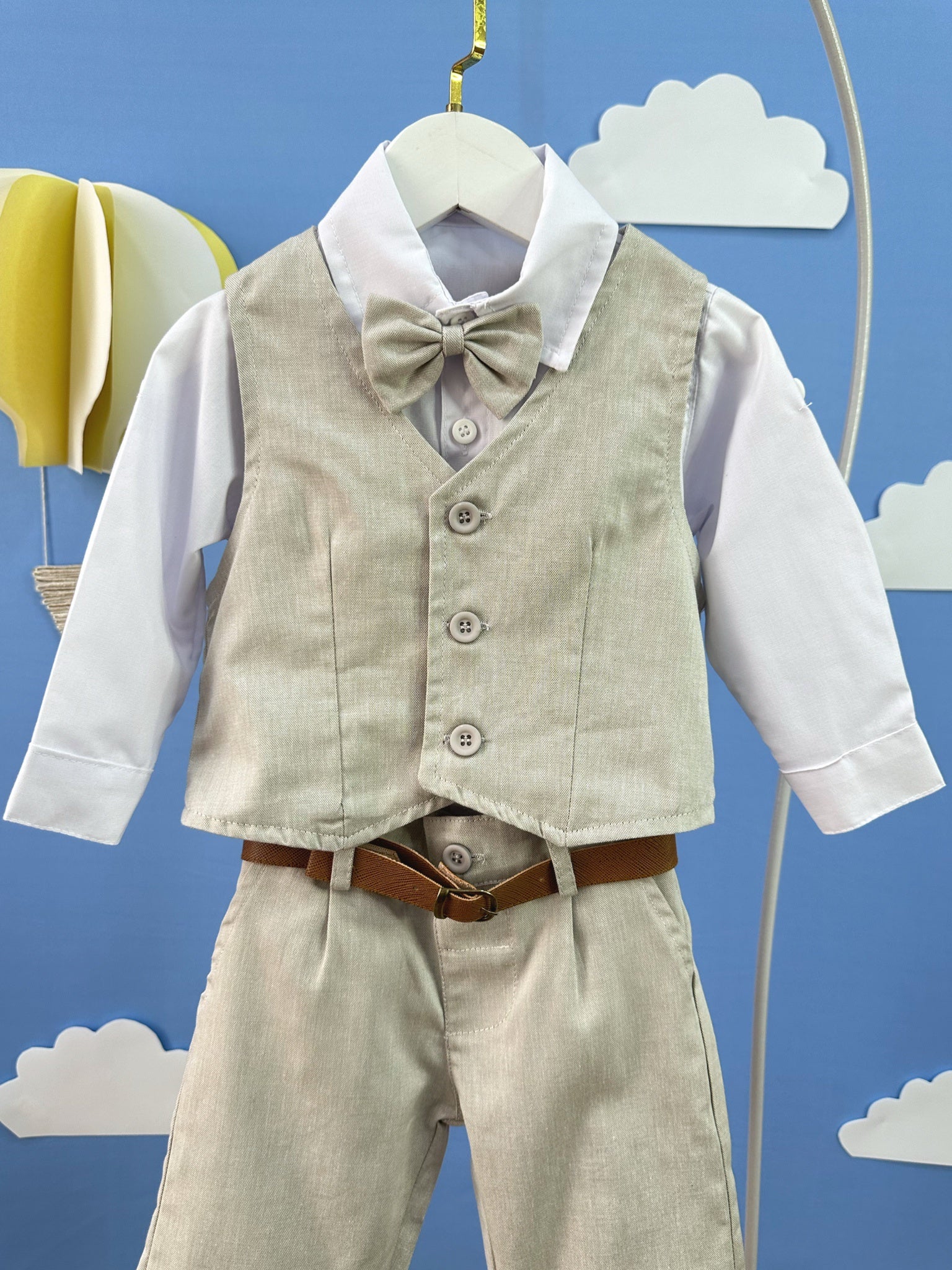 Conjunto Social Bebê Calça Colete Bege e Camisa Branca
