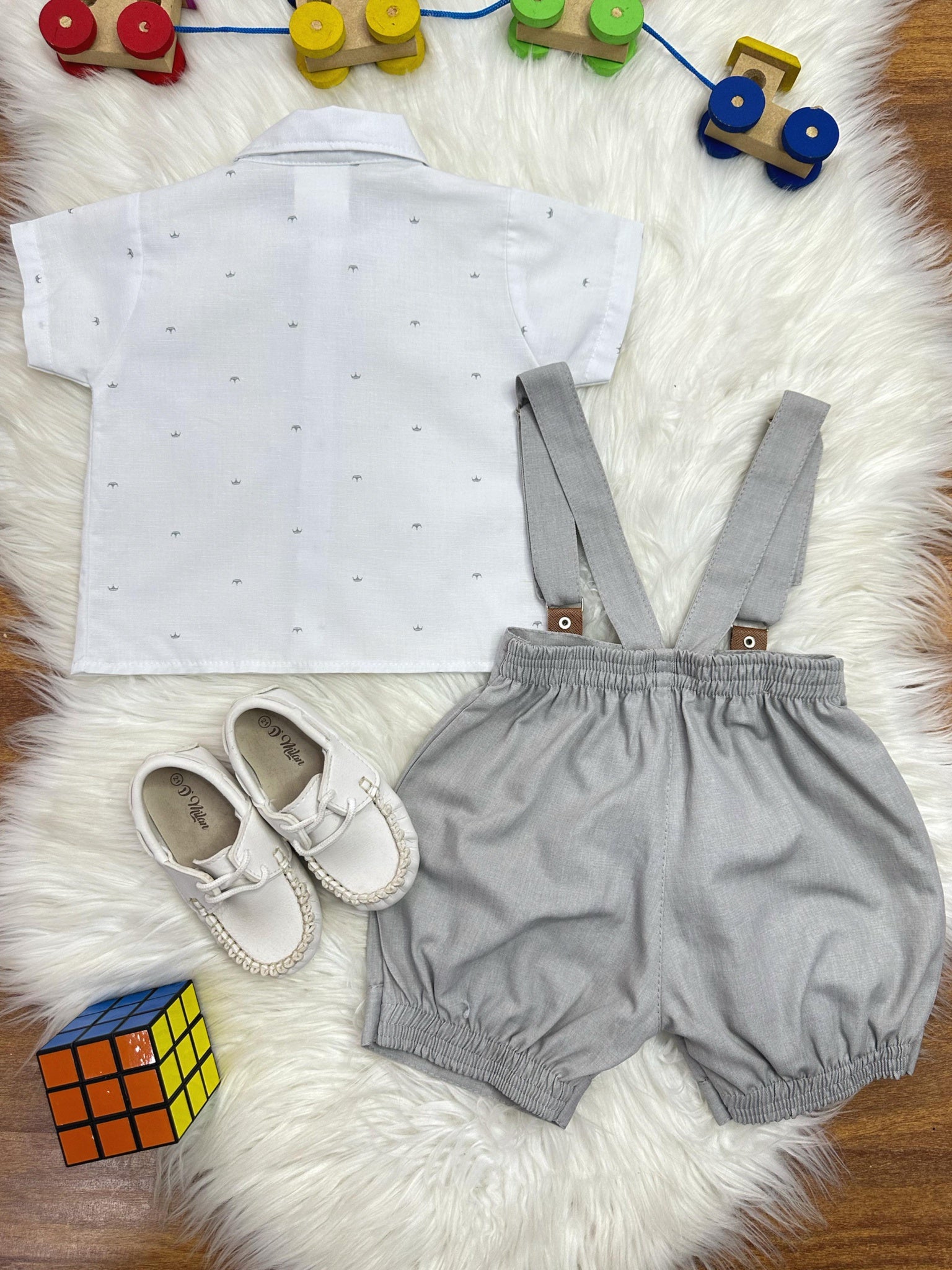 Conjunto Social Bebê Camisa Branca Short Gravata e Susp. Cinza