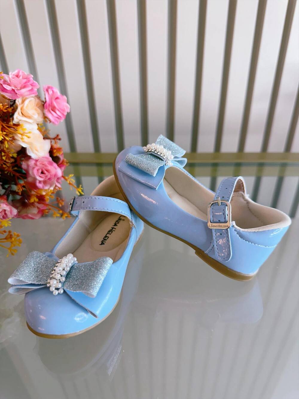 Sapatinho Azul Bebê Verniz Aplique Lacinho e Strass Glitter