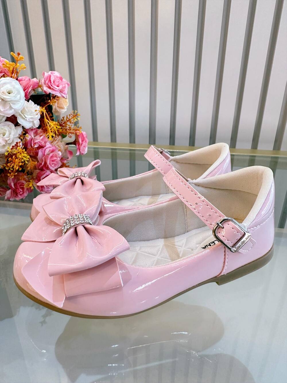 Sapatinho Rosa Verniz Luxo Com Lacinho e Strass