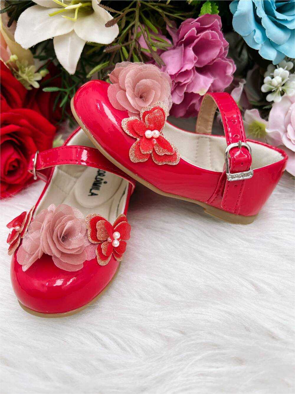 Sapatinho Vermelho Verniz C/ Aplique Borboleta Flor
