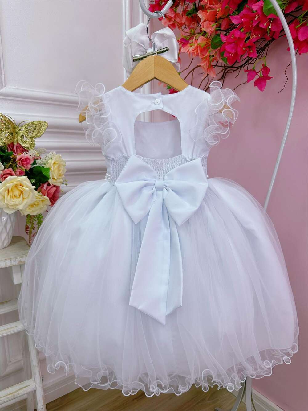 Vestido Infantil Branco C/ Strass no Busto e Cinto de Pérolas