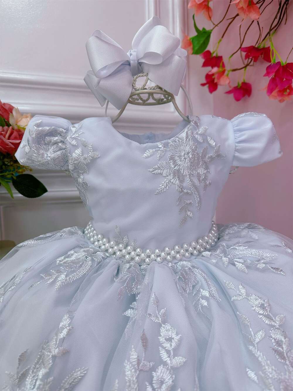 Vestido Infantil Branco Renda Realeza e Cinto de Pérolas