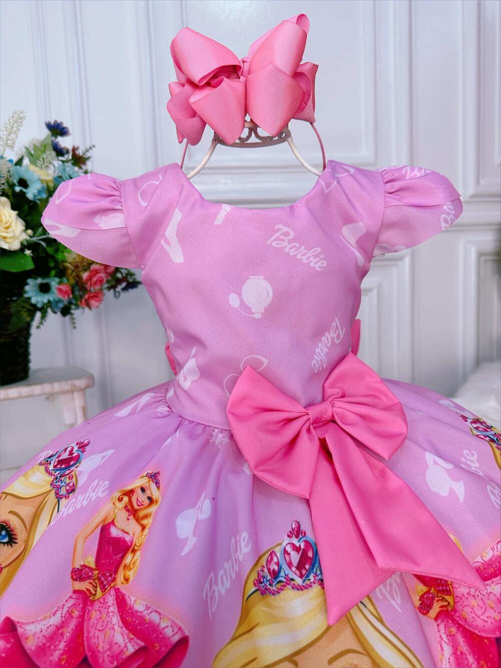 Vestido Infantil Princesa Barbie Rosa Com Aplique de Laço