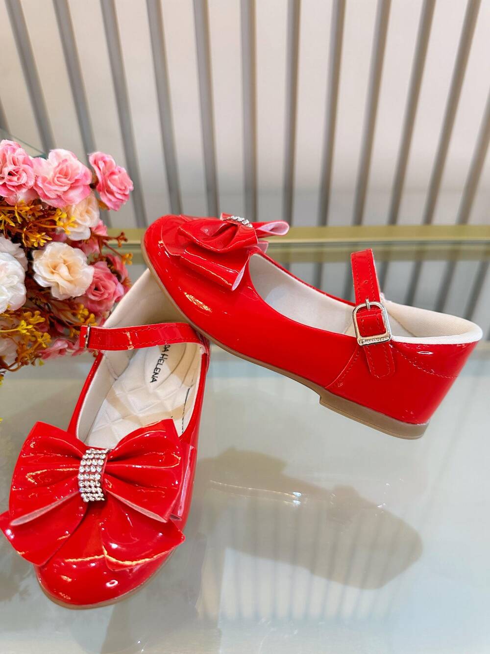 Sapatinho Vermelho Verniz Luxo Com Lacinho e Strass