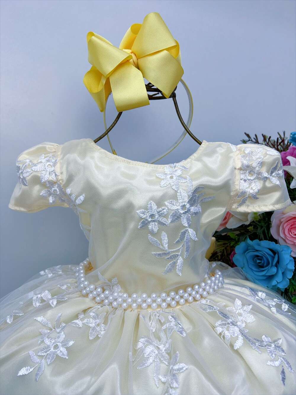 Vestido Infantil Amarelo Renda Branca Realeza e Pérolas Luxo