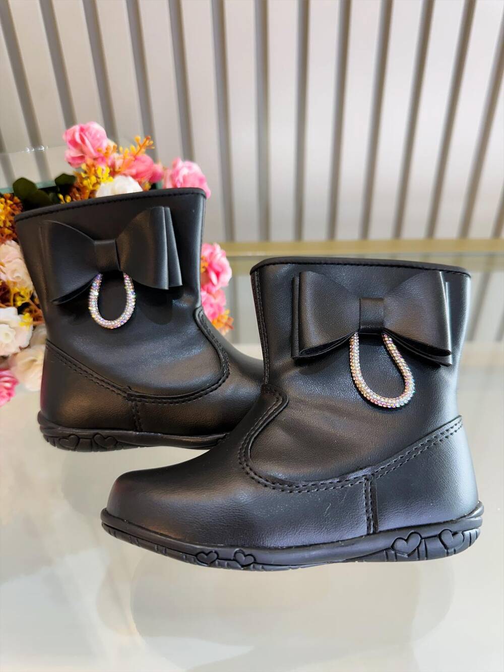 Botinha Infantil Preto Fosco Com Lacinho Strass e Zíper