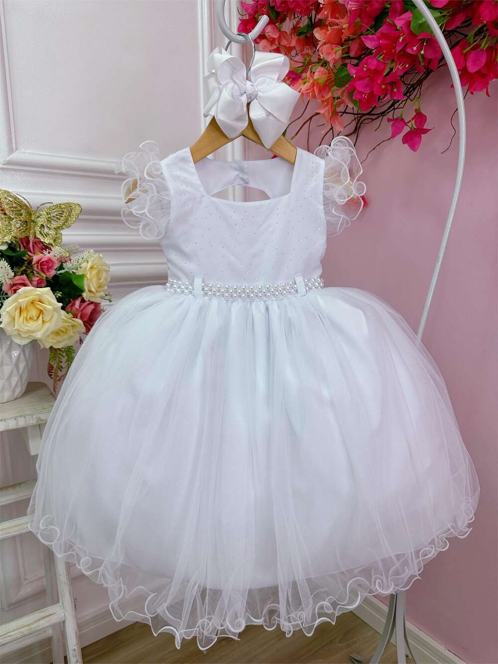 Vestido Infantil Branco C/ Strass no Busto e Cinto de Pérolas