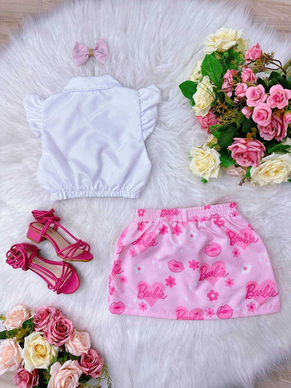 Conjunto Infantil da Barbie Branco C/ Saia Rosa e Laço