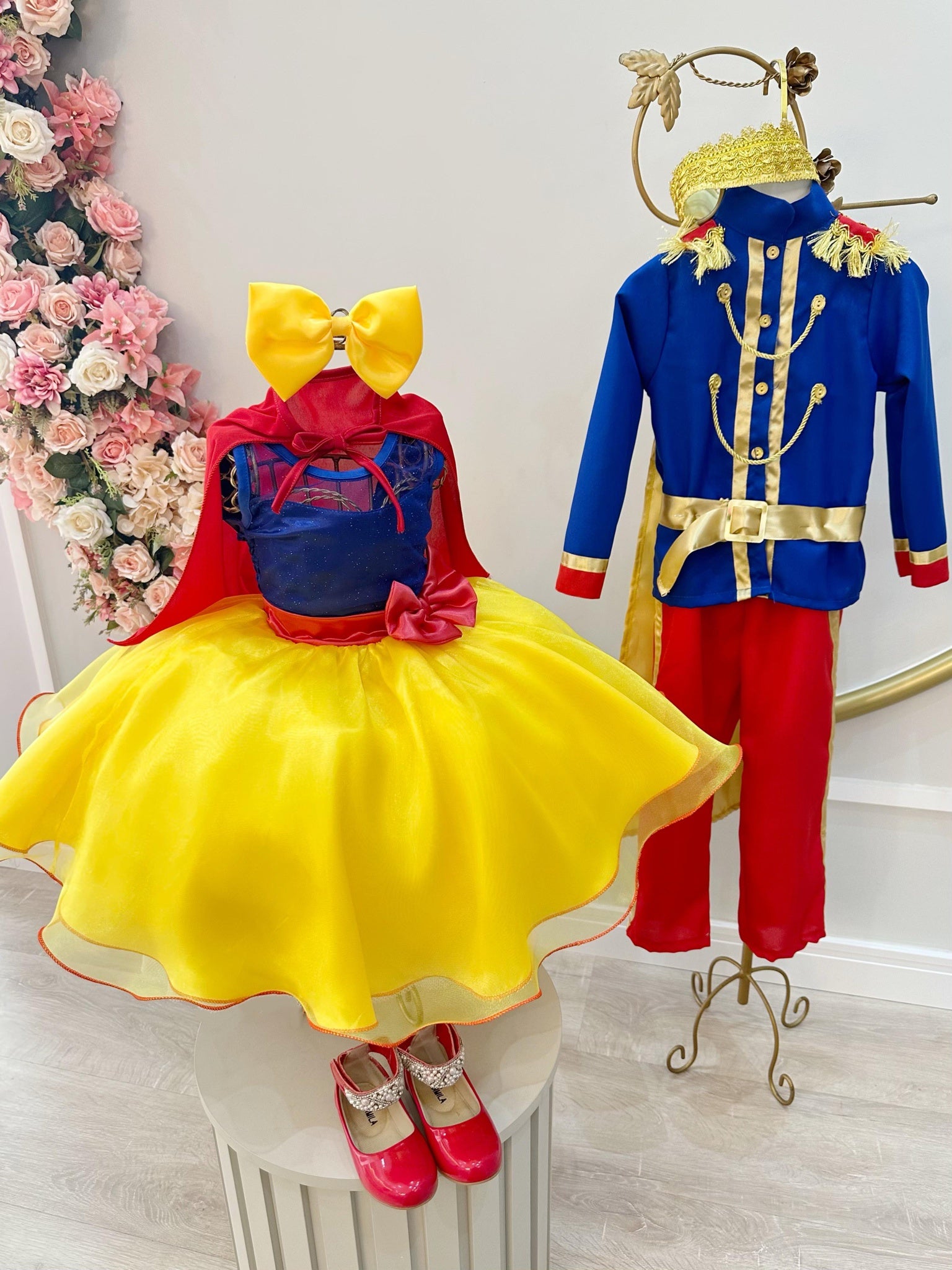 Vestido Fantasia Infantil Princesa Branca de Neve C/ Capa