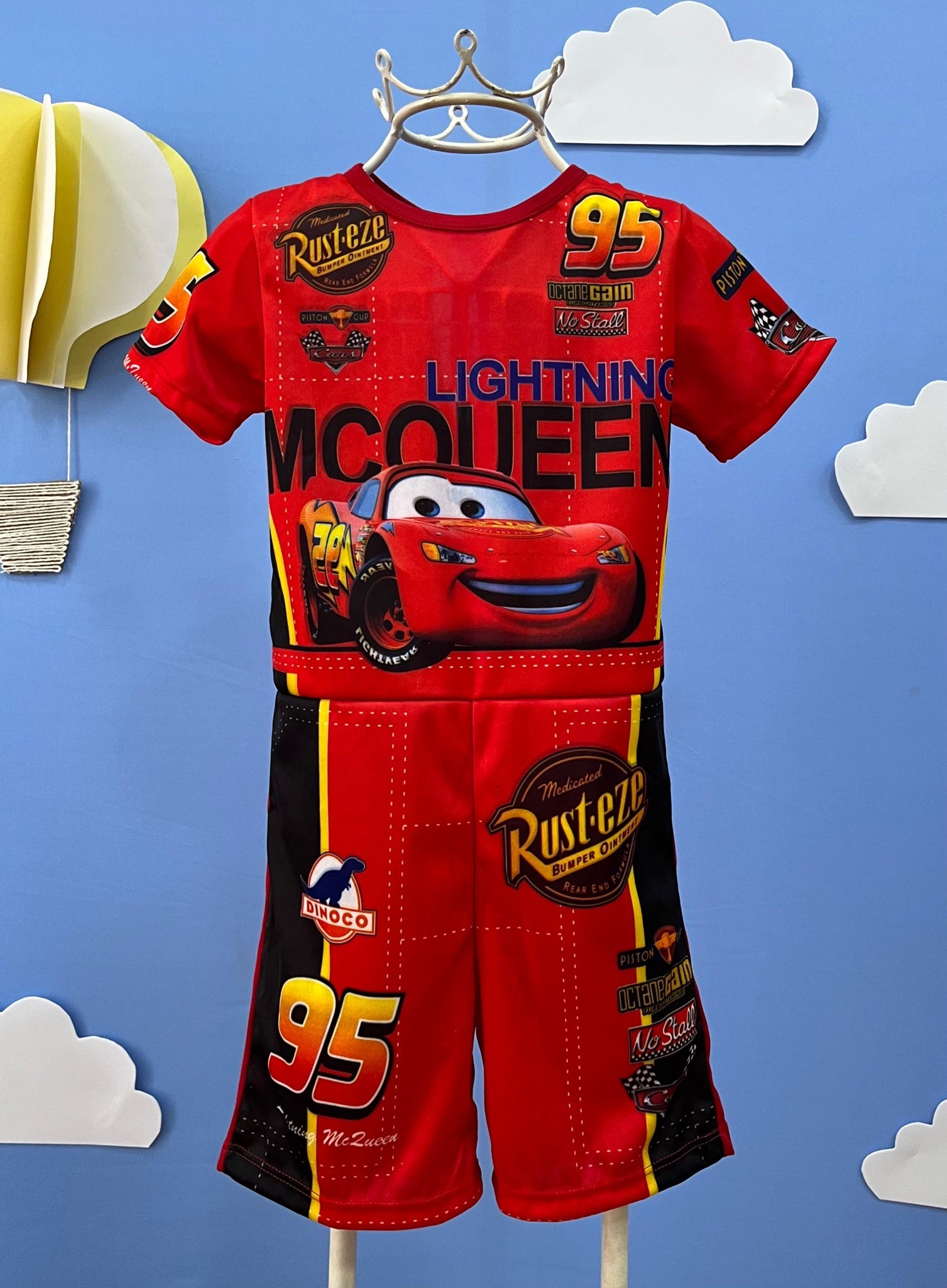 Fantasia Infantil Temática do Relâmpago McQueen Festas