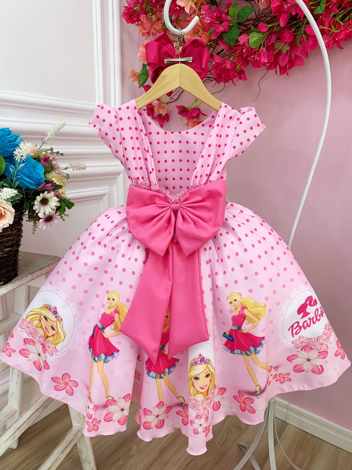 Vestido infantil Barbie Rosa C/ Cinto de Pérolas e Strass