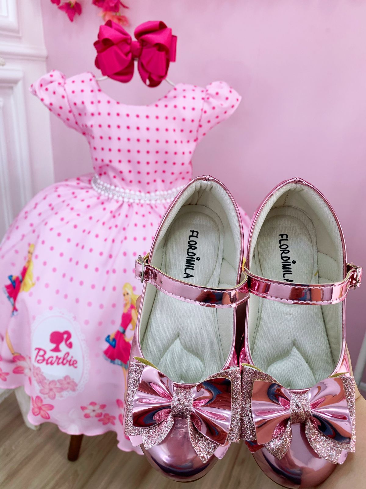 Vestido infantil Barbie Rosa C/ Cinto de Pérolas e Strass