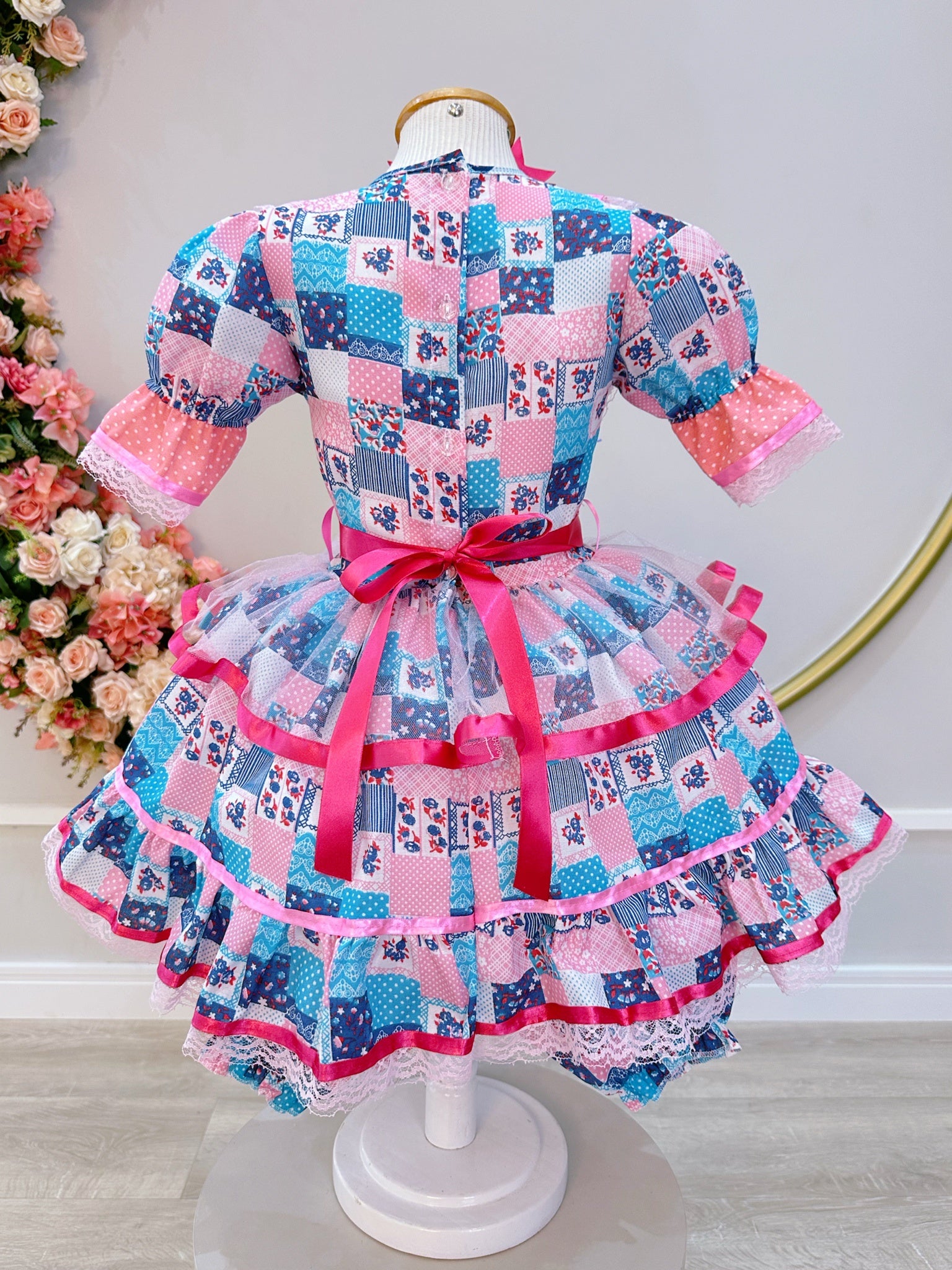 Vestido Infantil Junino Arraiá Rosa Com Florzinhas Colorida