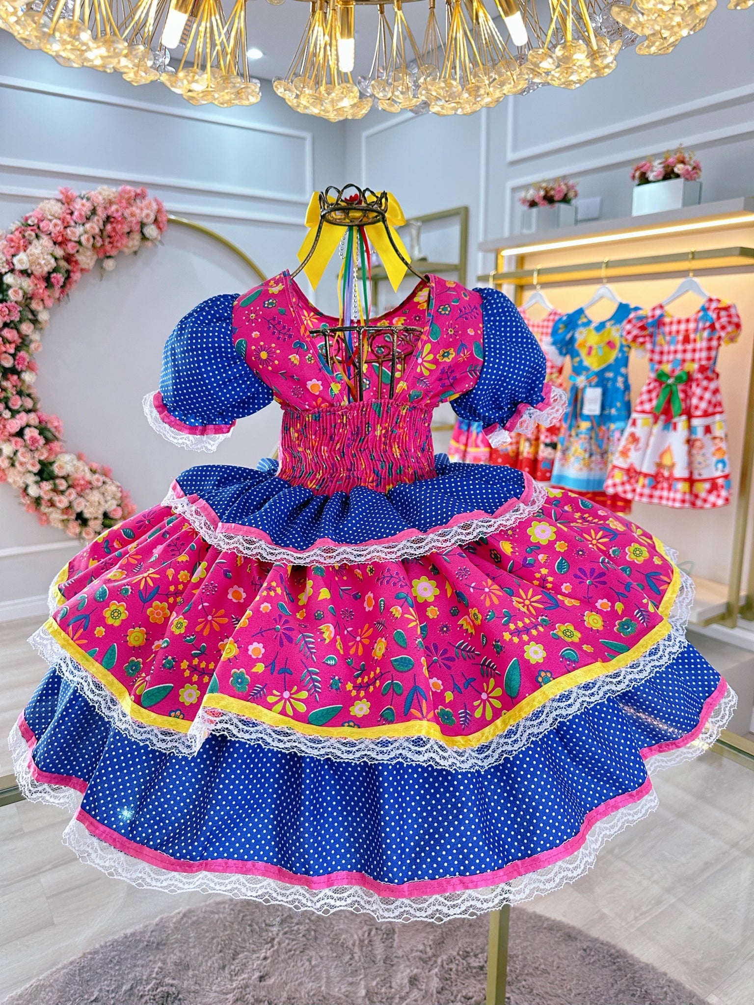 Vestido Infantil Junino Azul e Pink Com Estampas Colorida