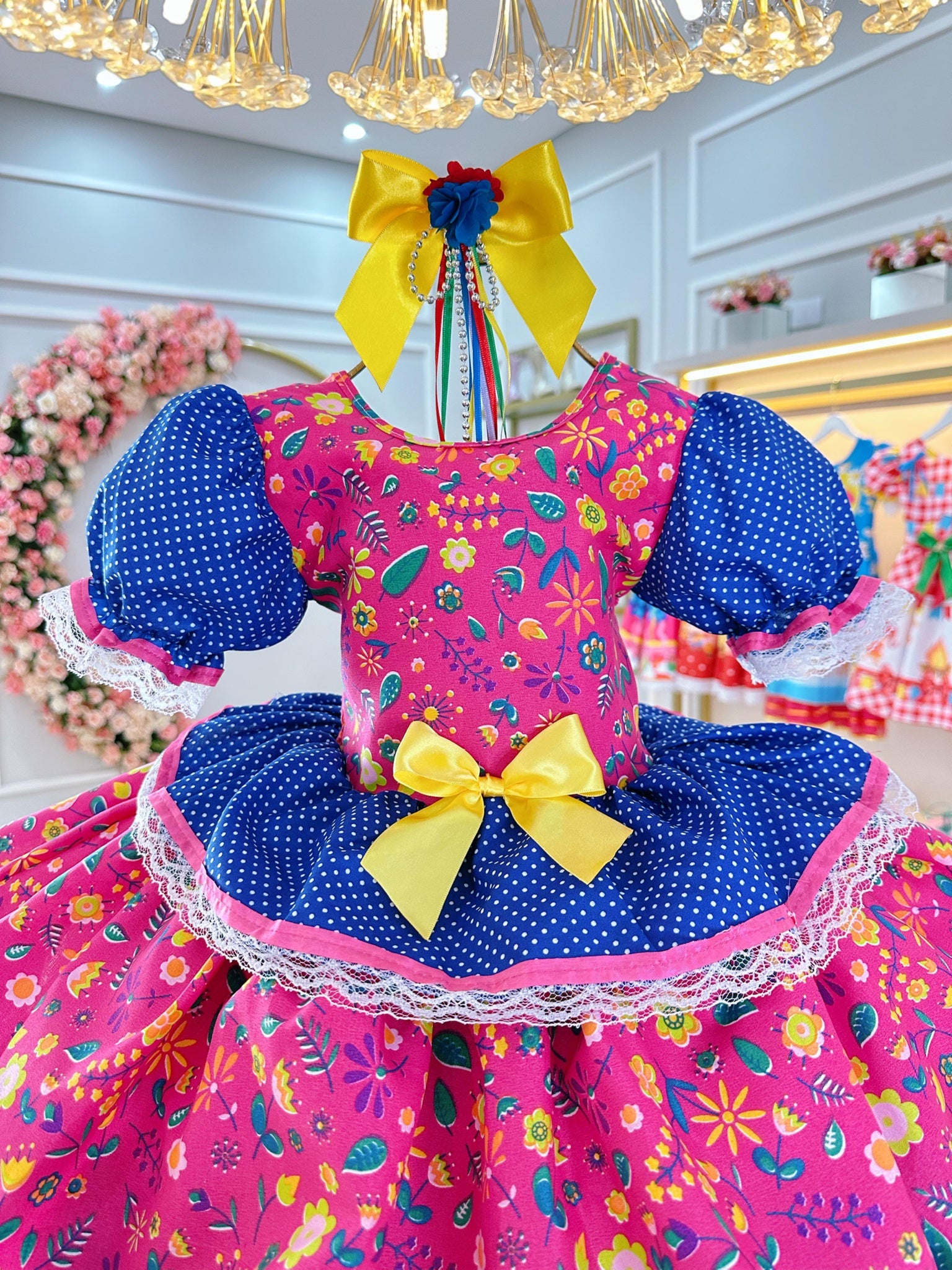 Vestido Infantil Junino Azul e Pink Com Estampas Colorida