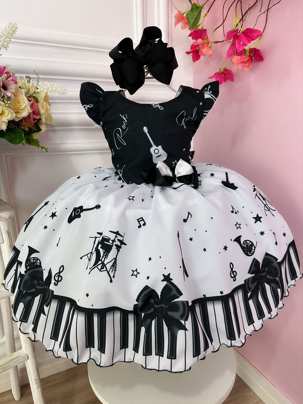 Vestido Infantil Musical Preto e Branco C/ Broche Lacinho