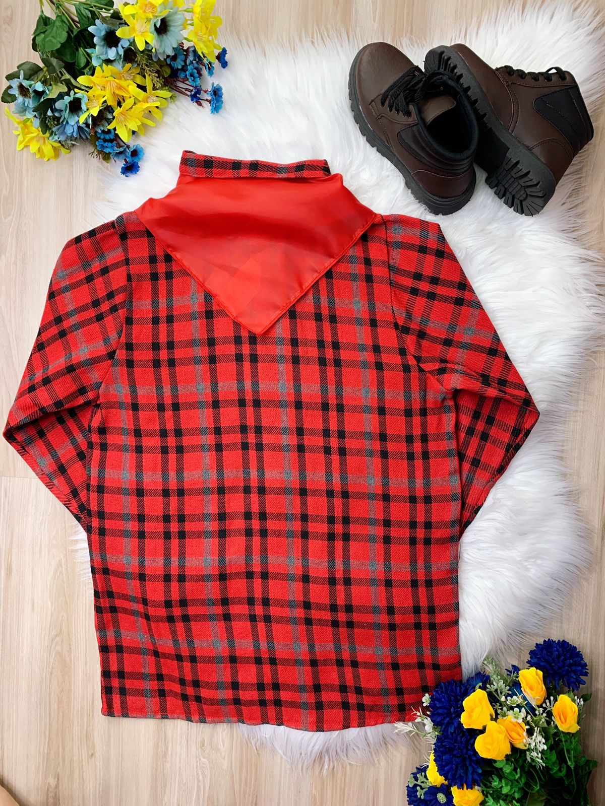 Camisa Xadrez Junino Vermelha Listas Pretas e Cinzas