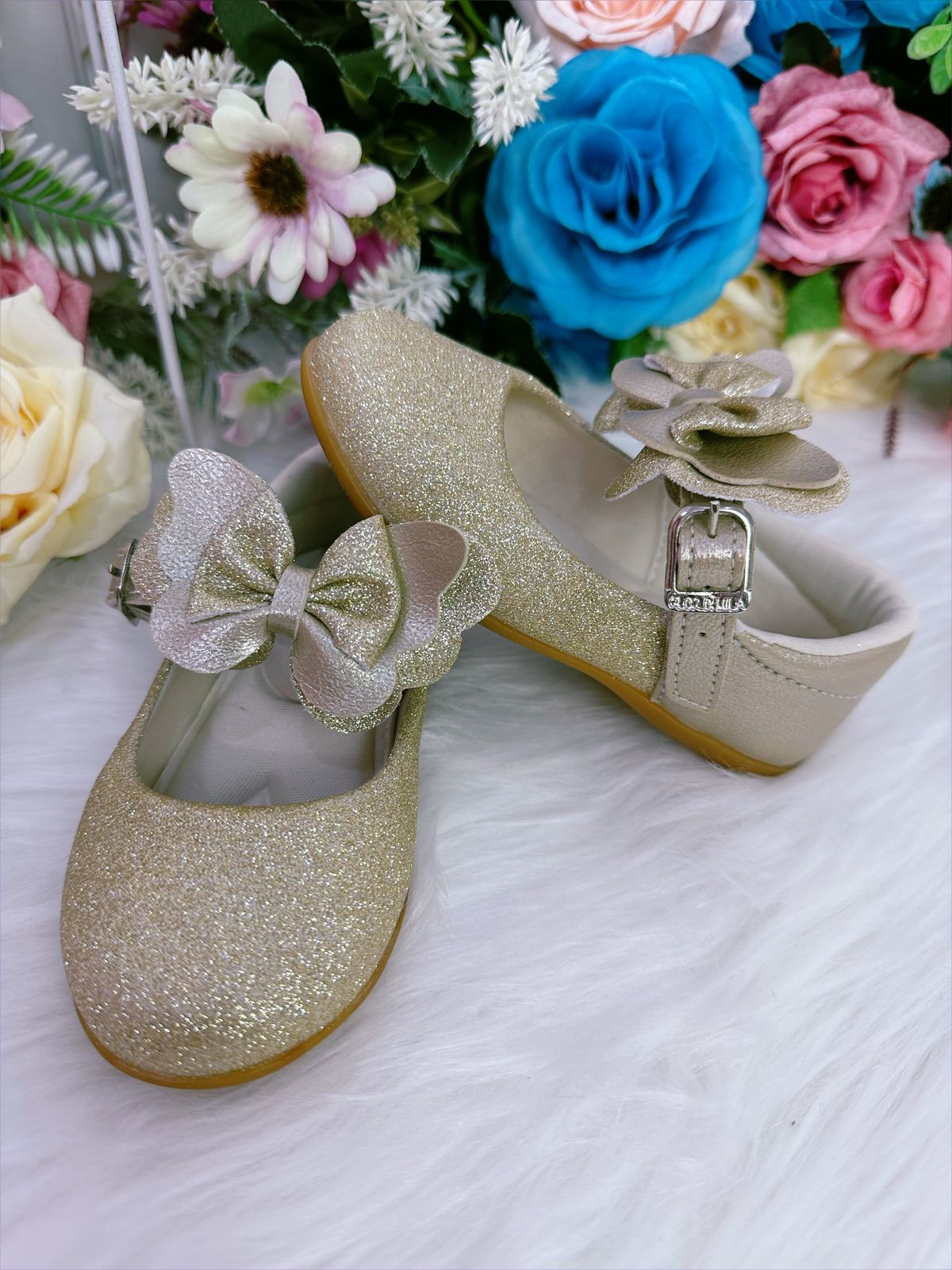 Sapatinho Bebê Ouro Com Glitter e Aplique de Lacinho