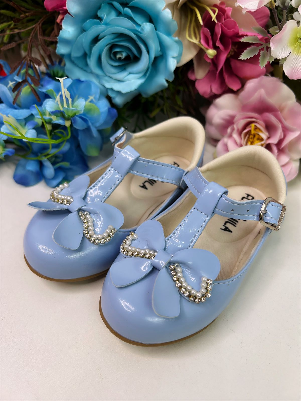 Sapatinho Azul Bebê Verniz de Lacinho C/ Strass Pérolas