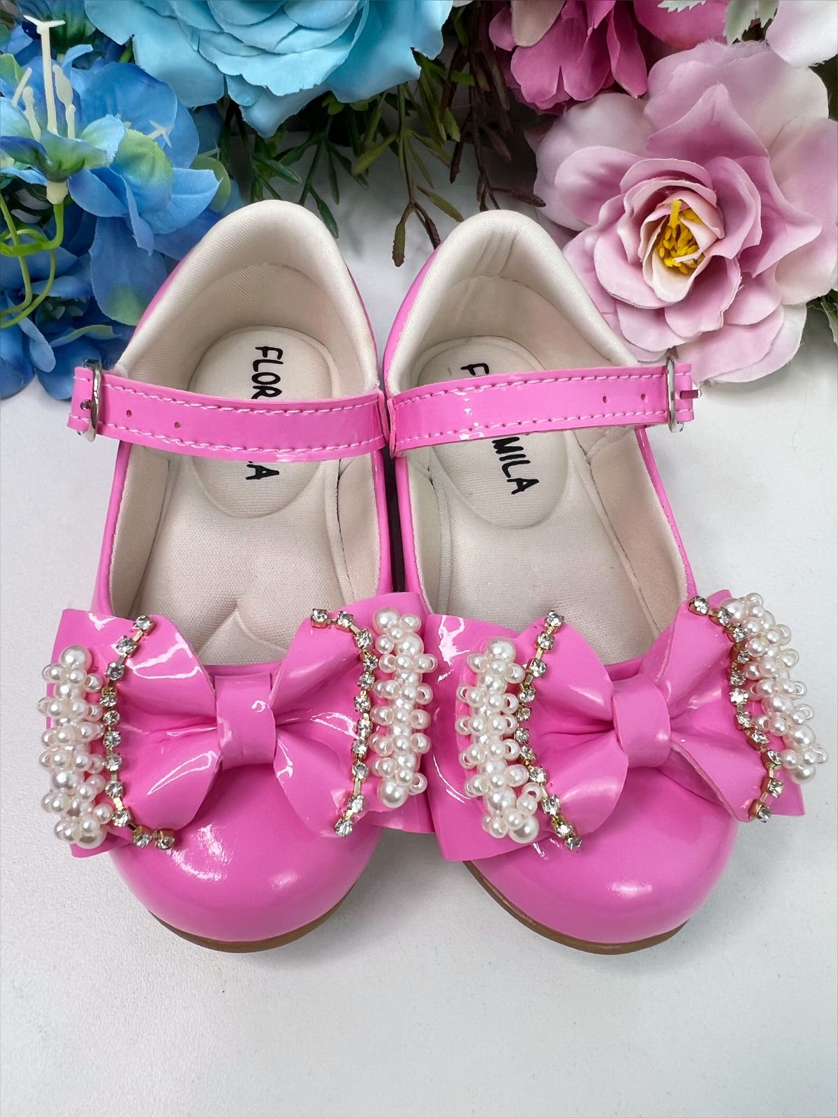 Sapatinho Rosa Chiclete de Lacinho Com Pérolas e Strass Luxo