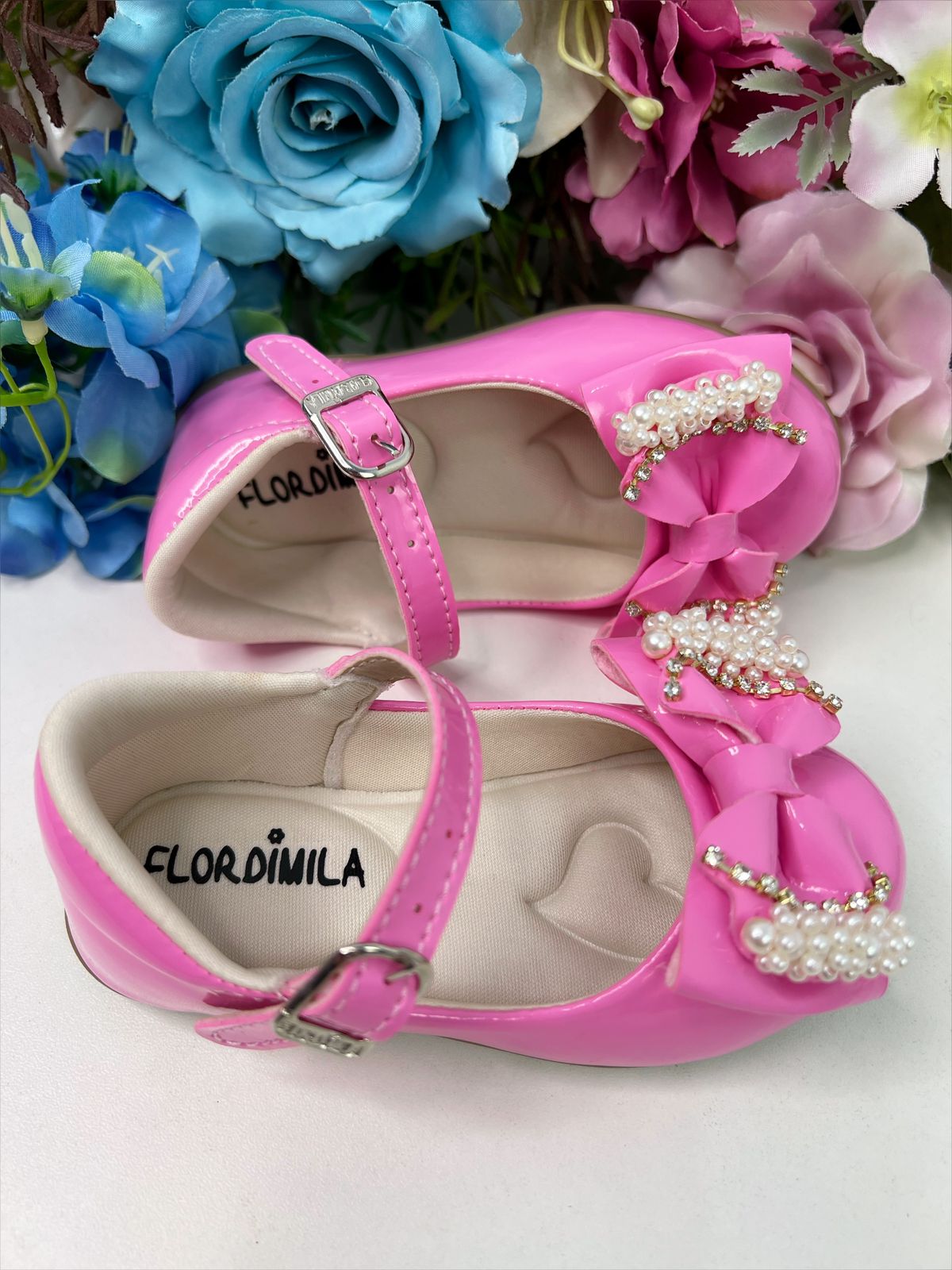 Sapatinho Rosa Chiclete de Lacinho Com Pérolas e Strass Luxo