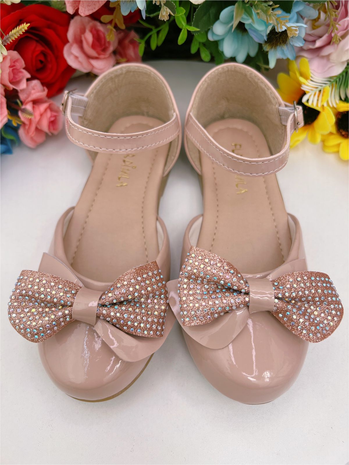 Sapatinho Nude Verniz Com Lacinho e Strass Luxo