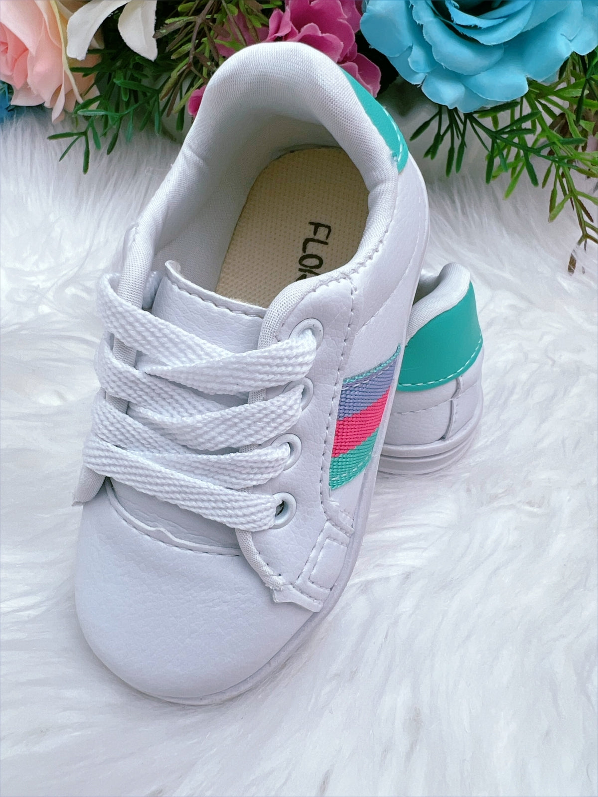 Tênis Infantil Branco e Verde Com Cadarço Meninas
