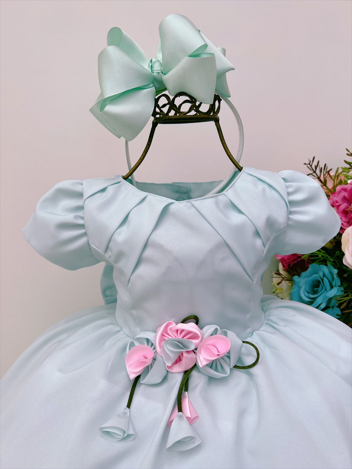 Vestido Infantil Verde com Broche de Flores Luxo