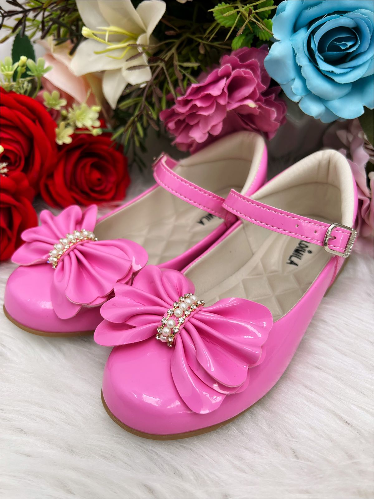 Sapatinho Rosa Chiclete Verniz Flor C/ Pérolas e Strass