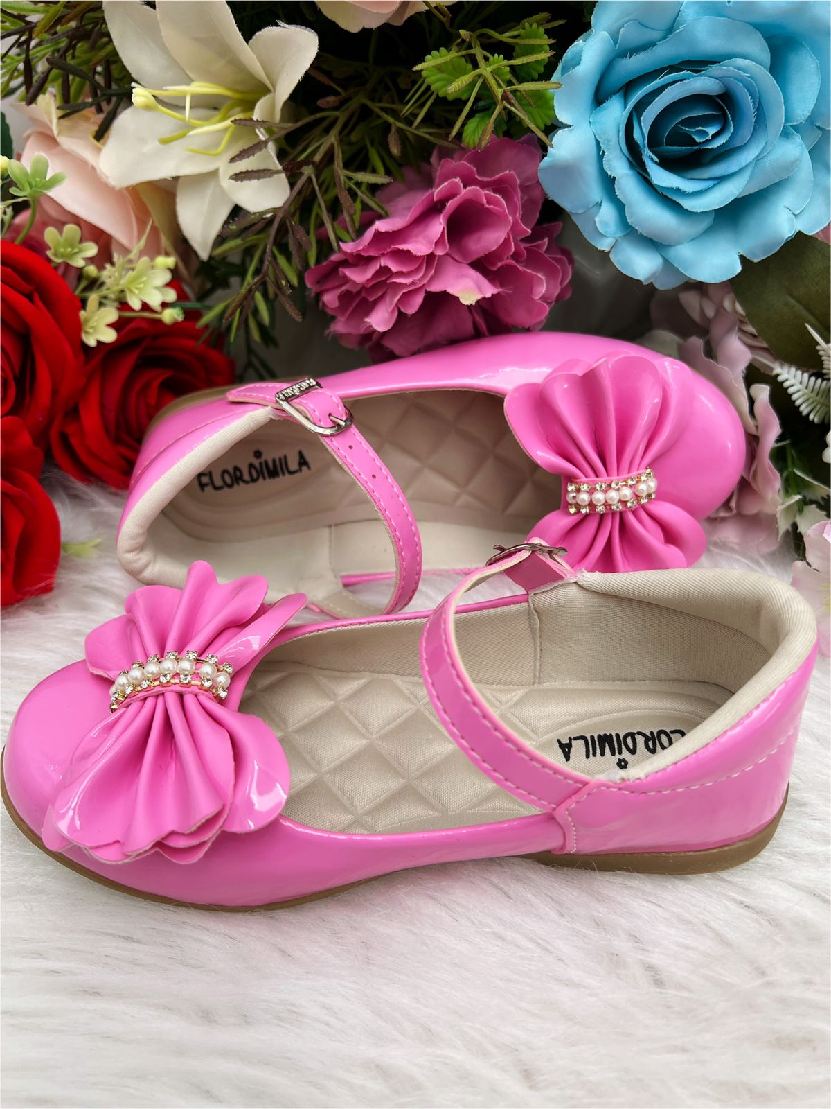 Sapatinho Rosa Chiclete Verniz Flor C/ Pérolas e Strass
