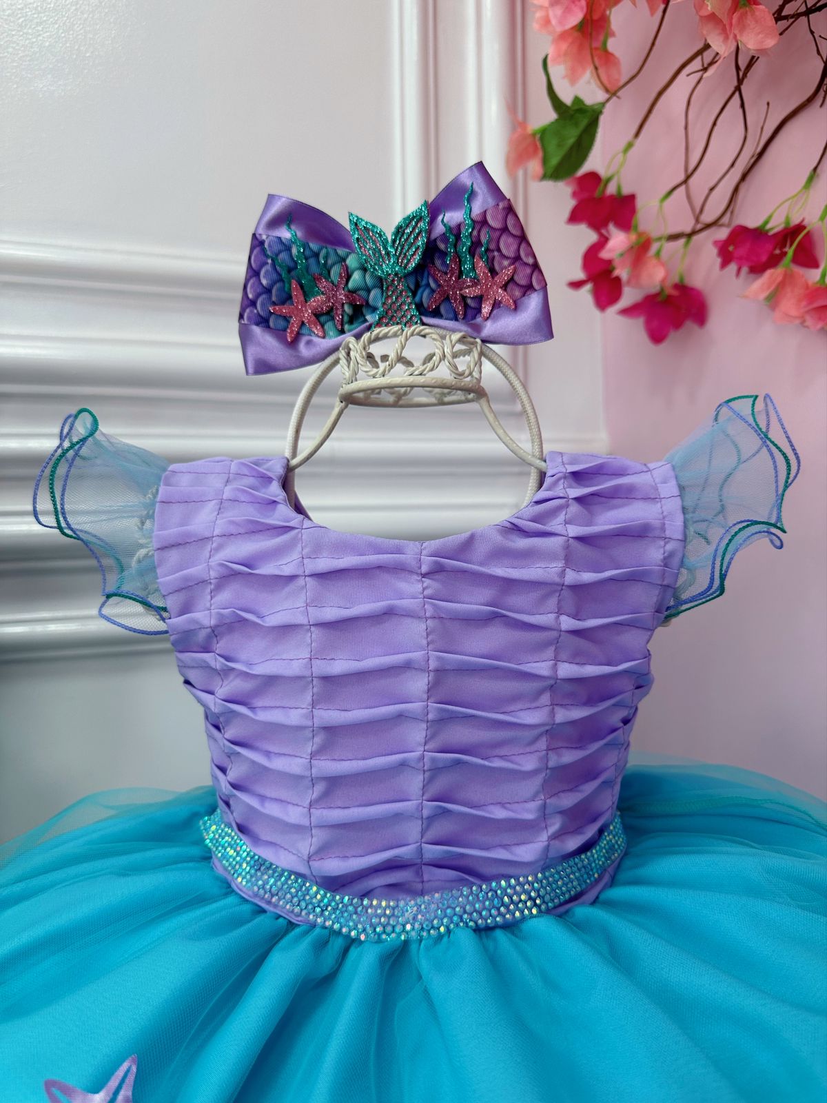 Vestido Infantil Ariel Apliques Fundo do Mar Busto Plissado