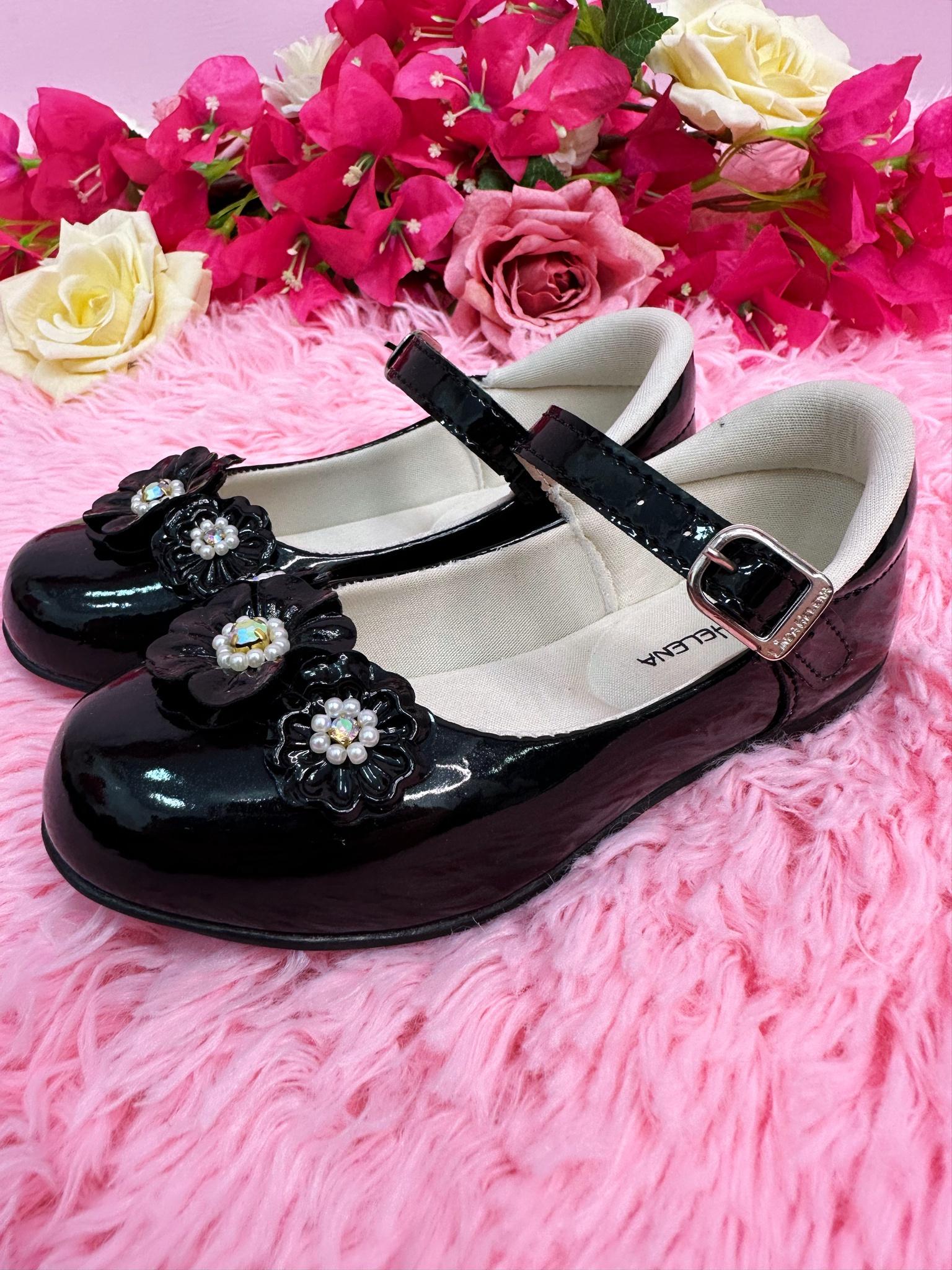 Sapatinho Preto Verniz Apliques de Flor C/ Pérolas e Strass