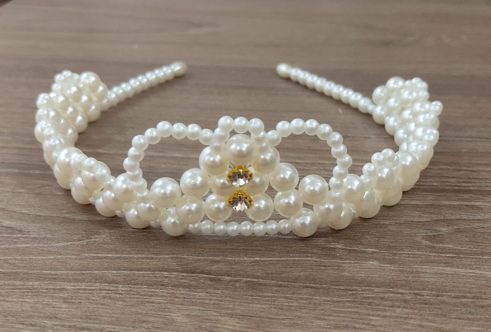 Coroa Infantil Princesa de Pérolas e Duplo Strass Luxo Cores