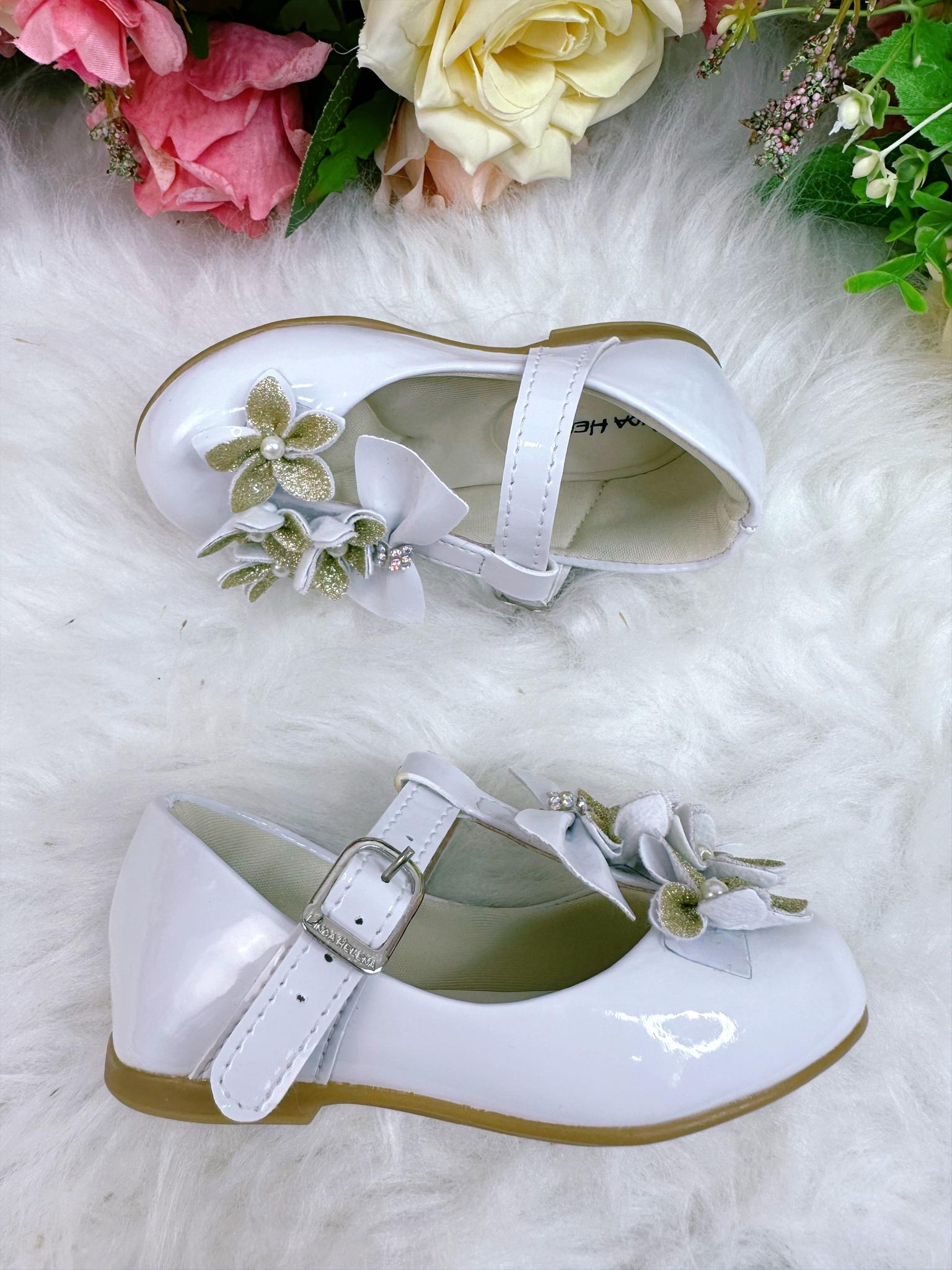 Sapatinho Branco Verniz C/ Aplique Flores Dourado e Lacinho