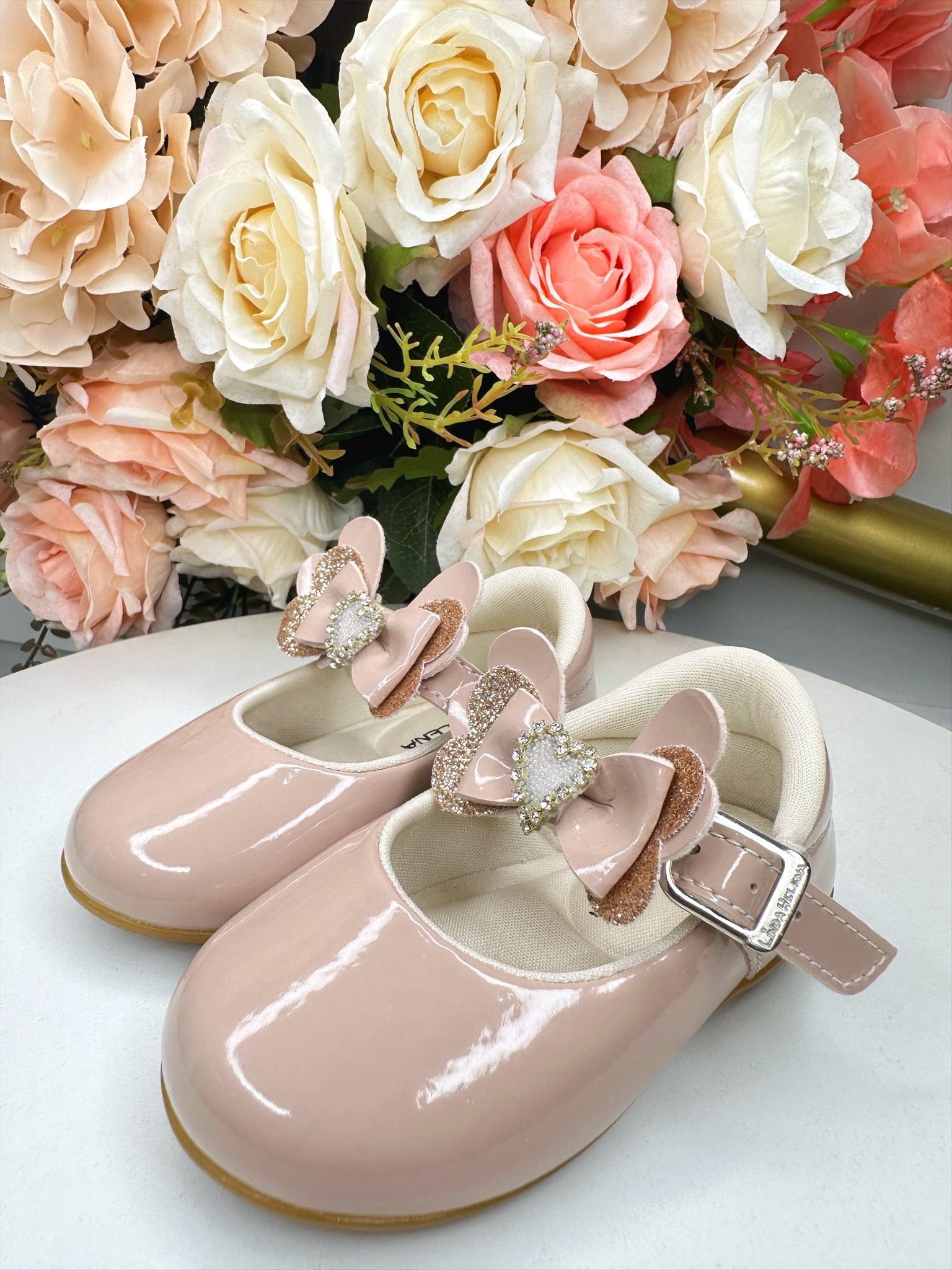 Sapatinho Rose Com Aplique de Coraçãozinho de Strass