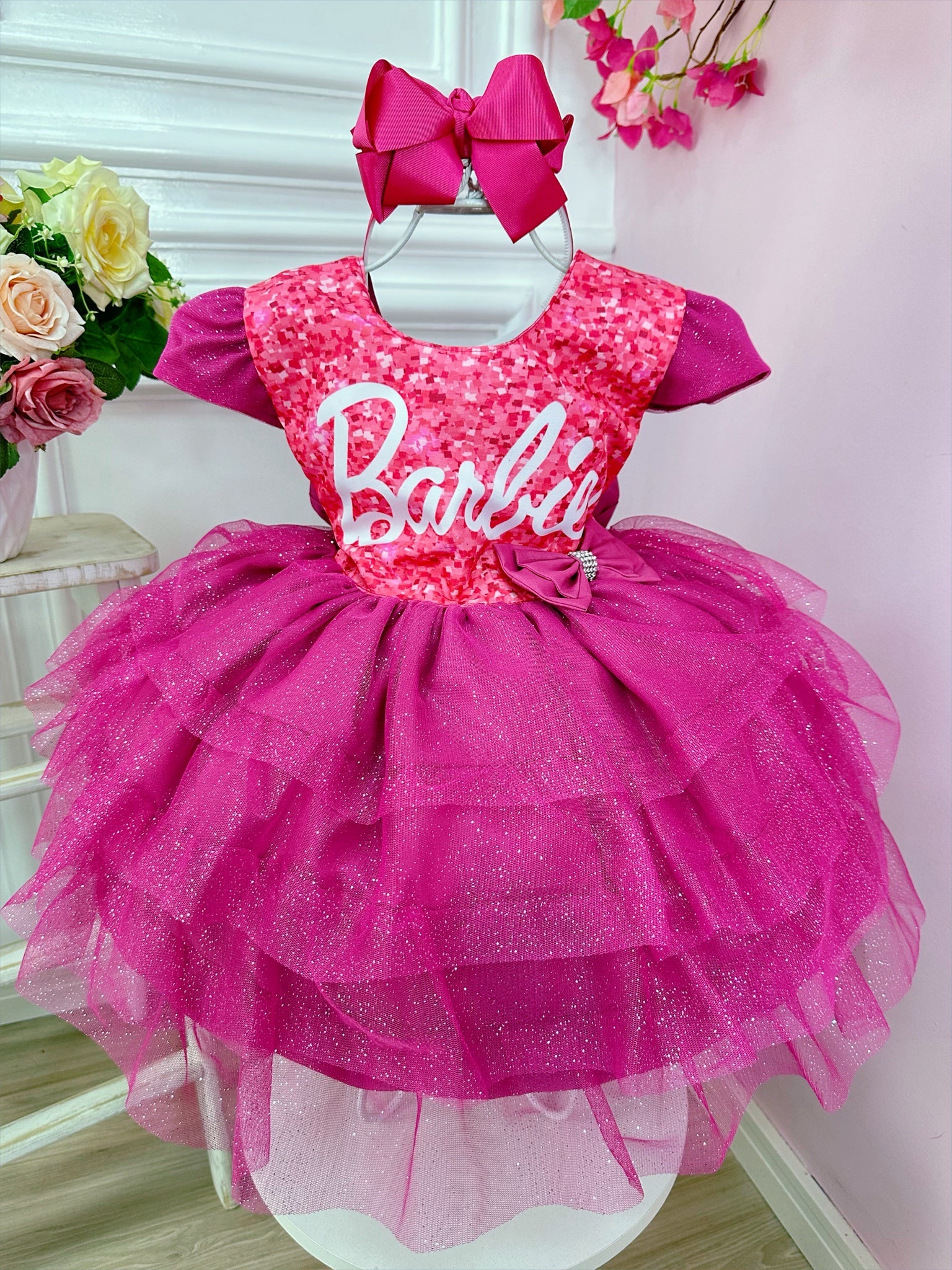 Vestido infantil da Barbie Pink C/ Aplique Laço Saia Glitter