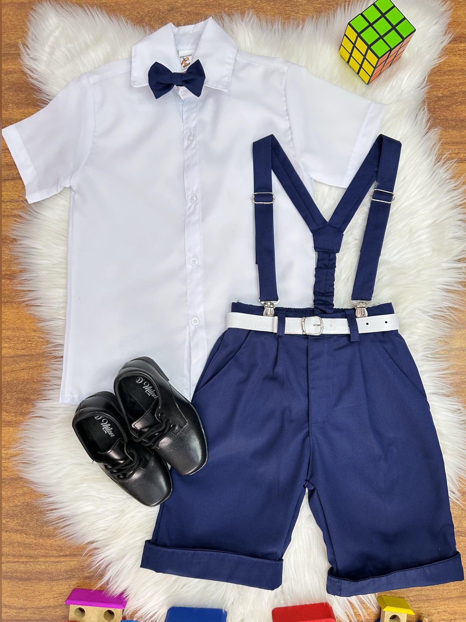 Conjunto Social Camisa Branca e Short Susp. Gravata Azul Marinho
