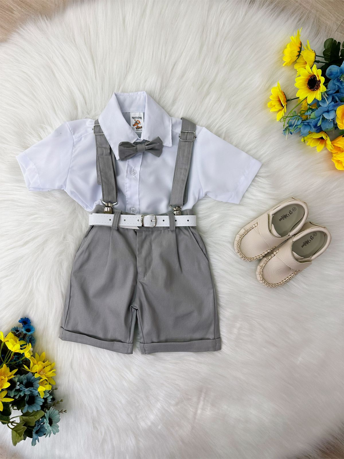 Conjunto Social Camisa Branca e Short Susp. Gravata Cinza