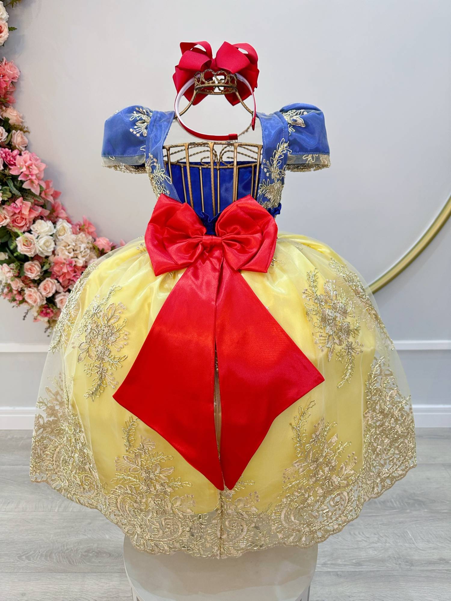 Vestido Infantil Branca de Neve C/ Renda Metalizada Dourada