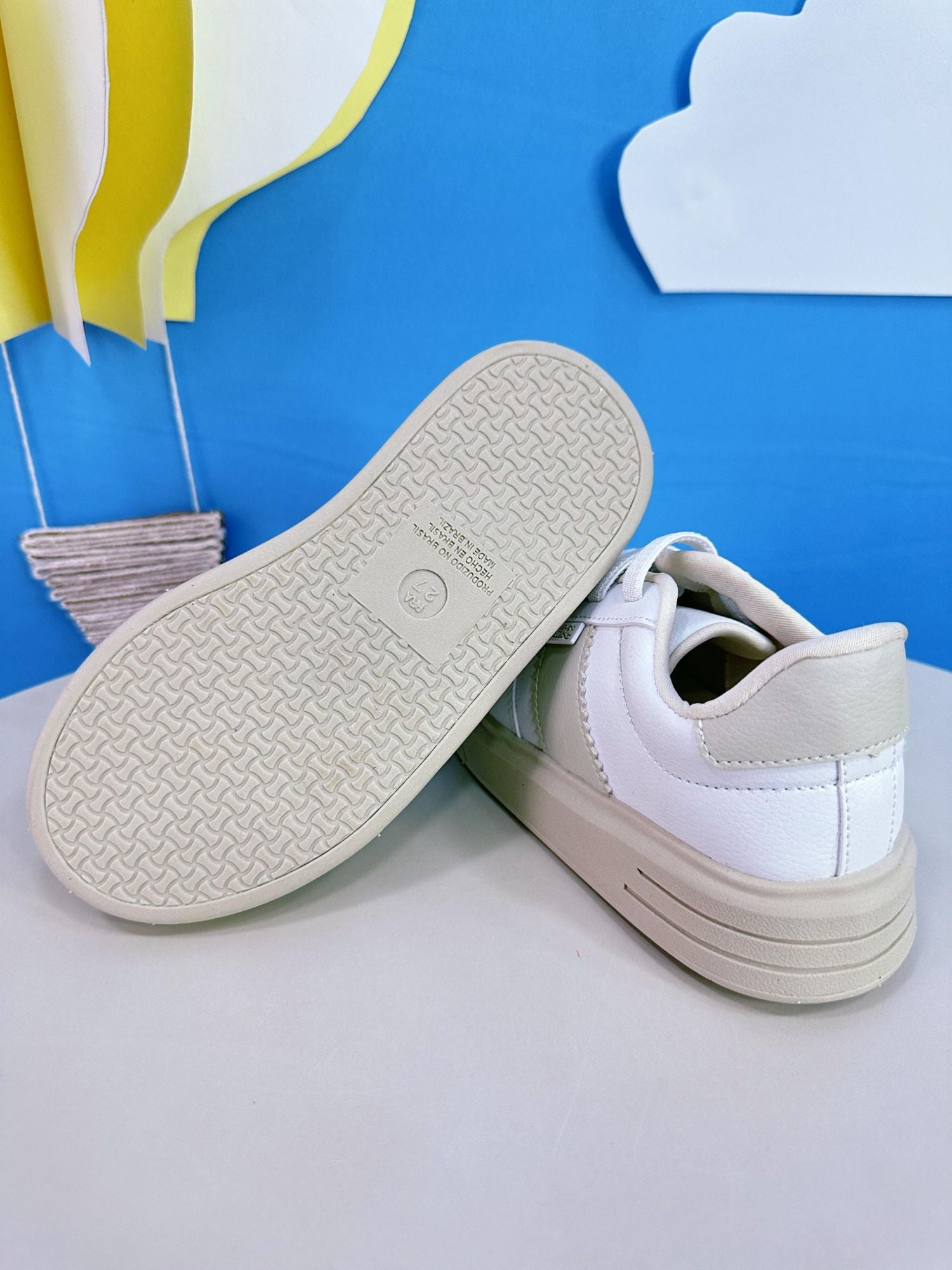 Sapatênis Branco e Bege Com Cadarço Elástico Ajustavel