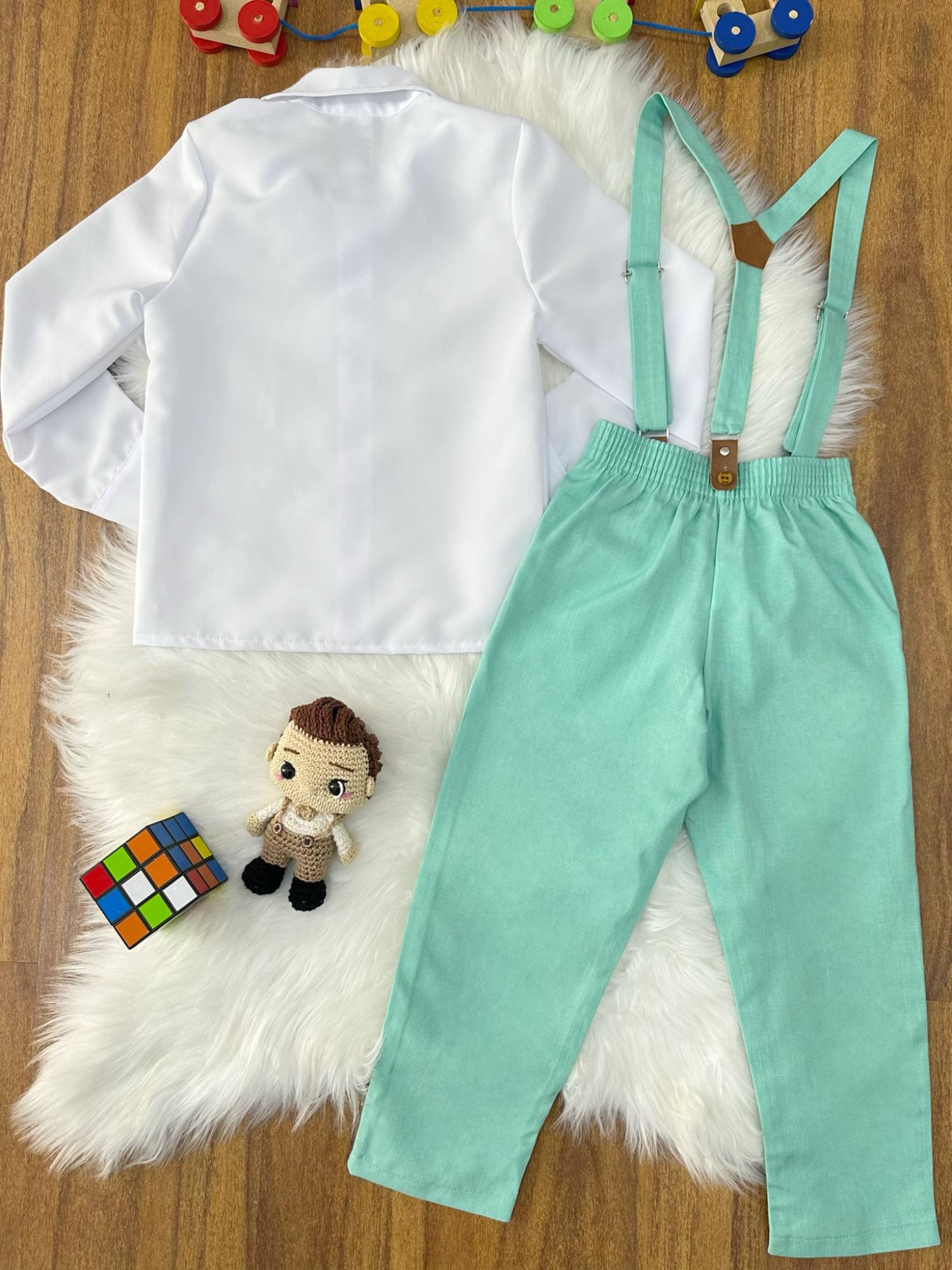 Conjunto Social Pajem Camisa Branca com Calça e Susp. Verde