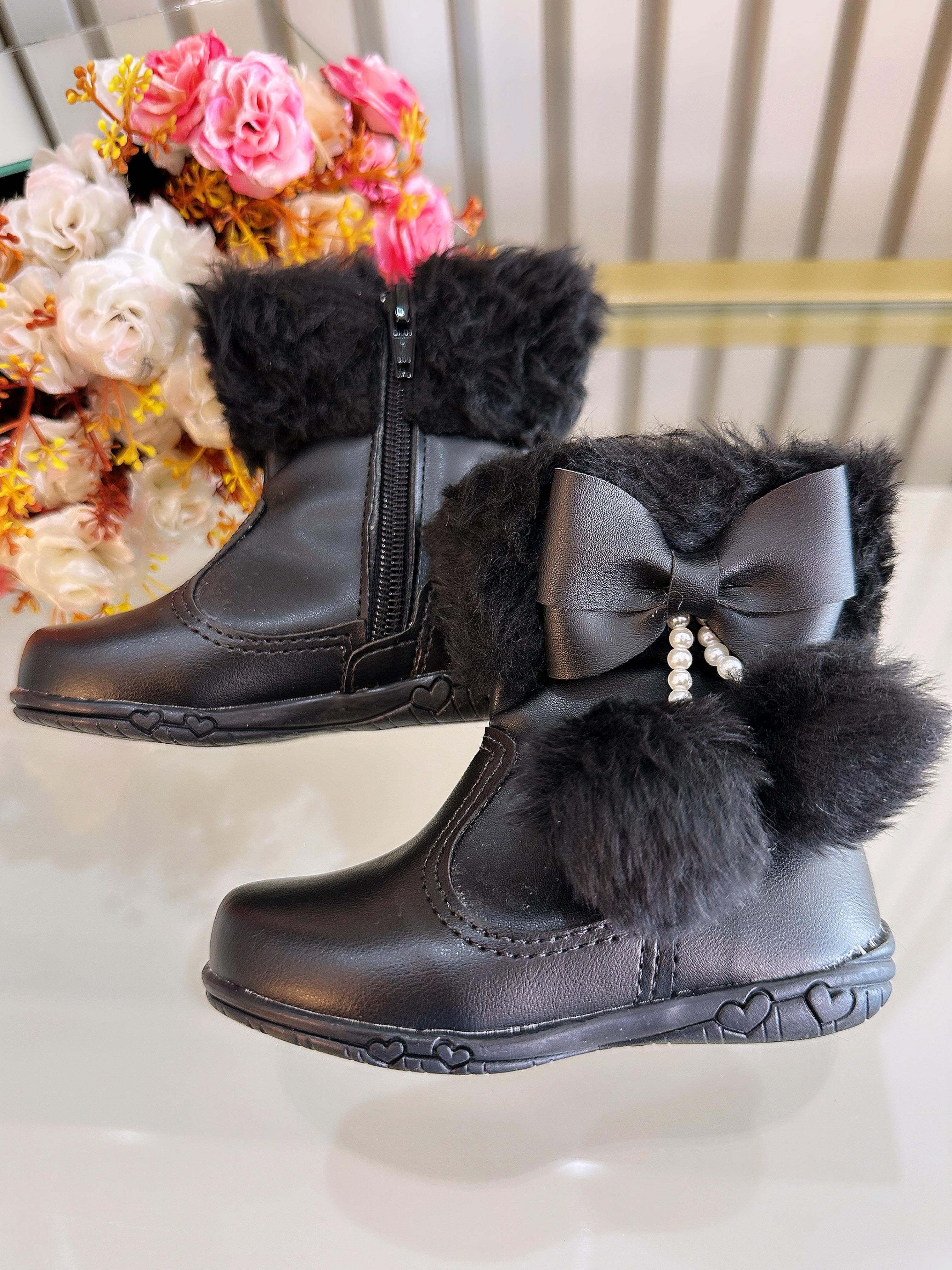 Botinha Infantil Preto Laço e Pompom Com Zíper Super Luxo