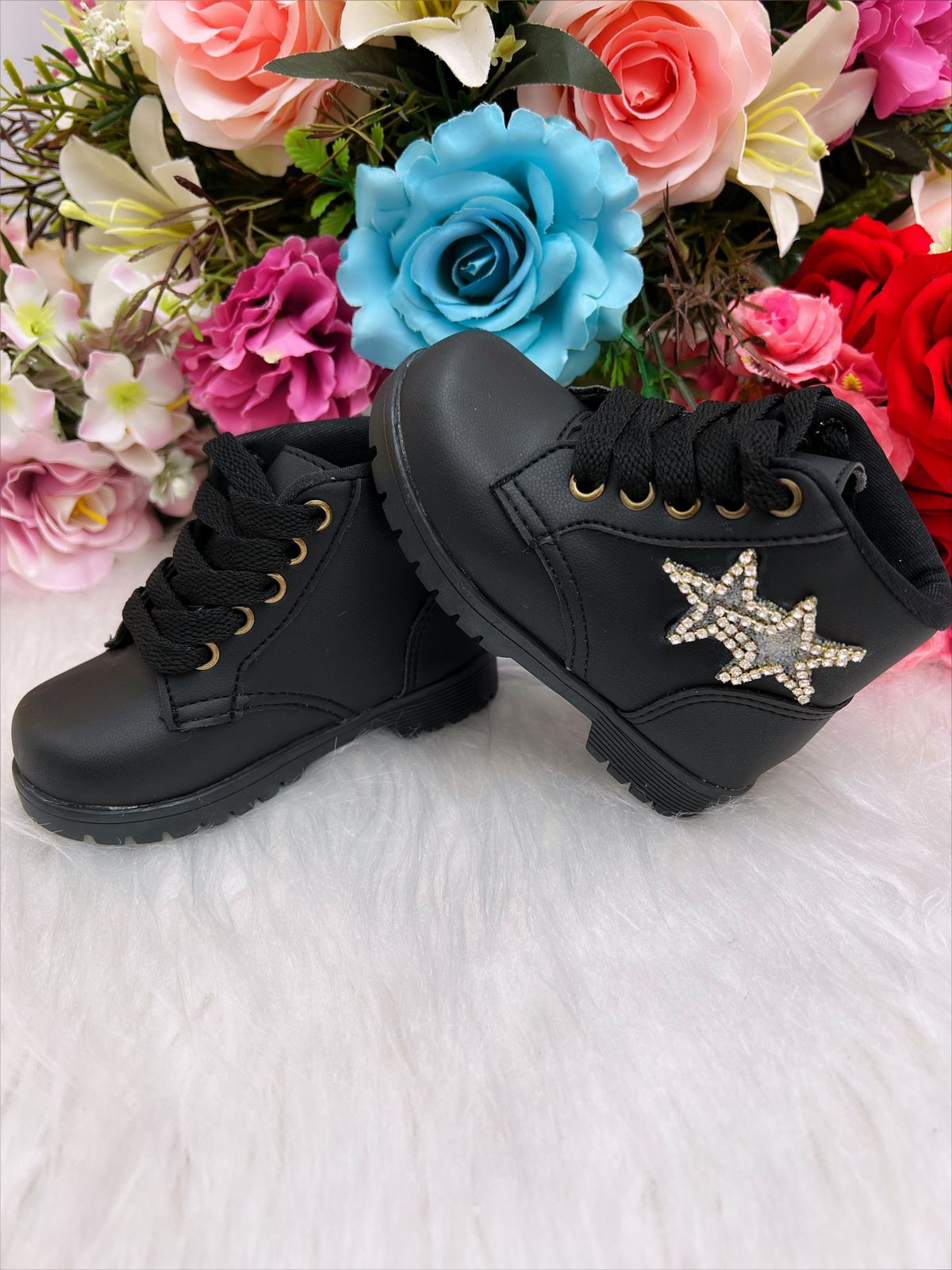 Coturno Infantil Preto Com Estrela e Brilho e Cadarço