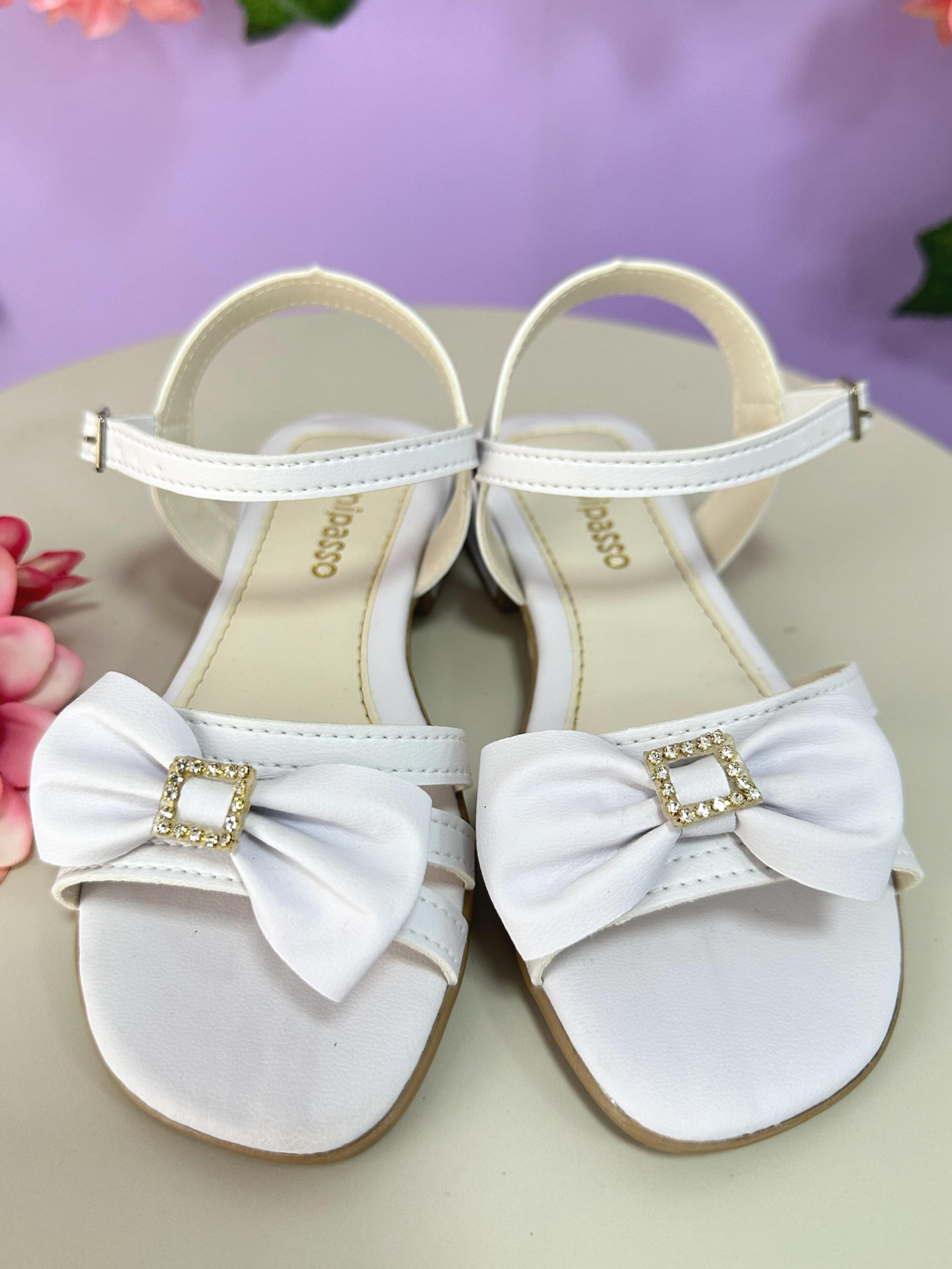 Sandália Infantil de Tiras Branco Com Laço e Strass Luxo