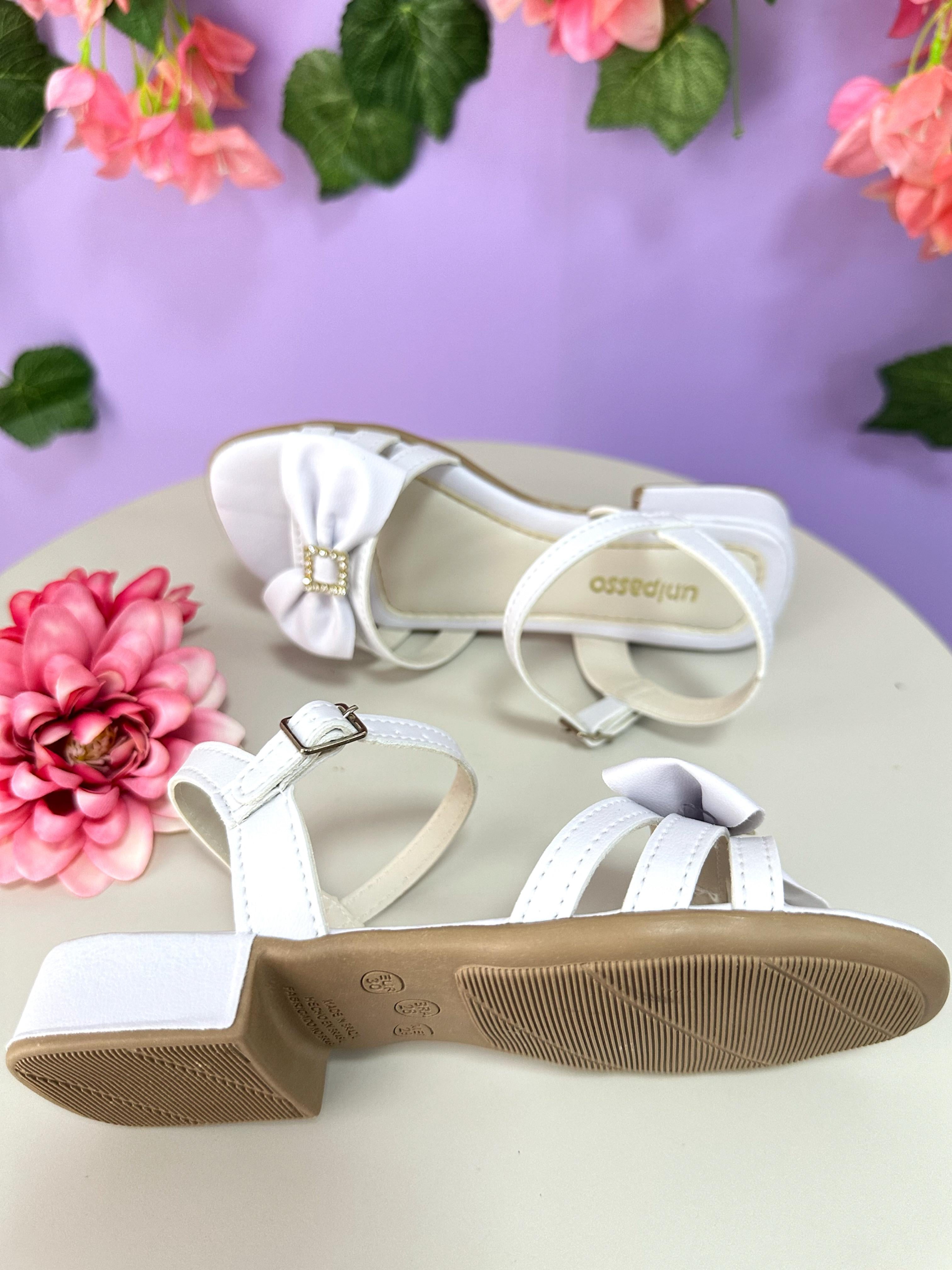 Sandália Infantil de Tiras Branco Com Laço e Strass Luxo
