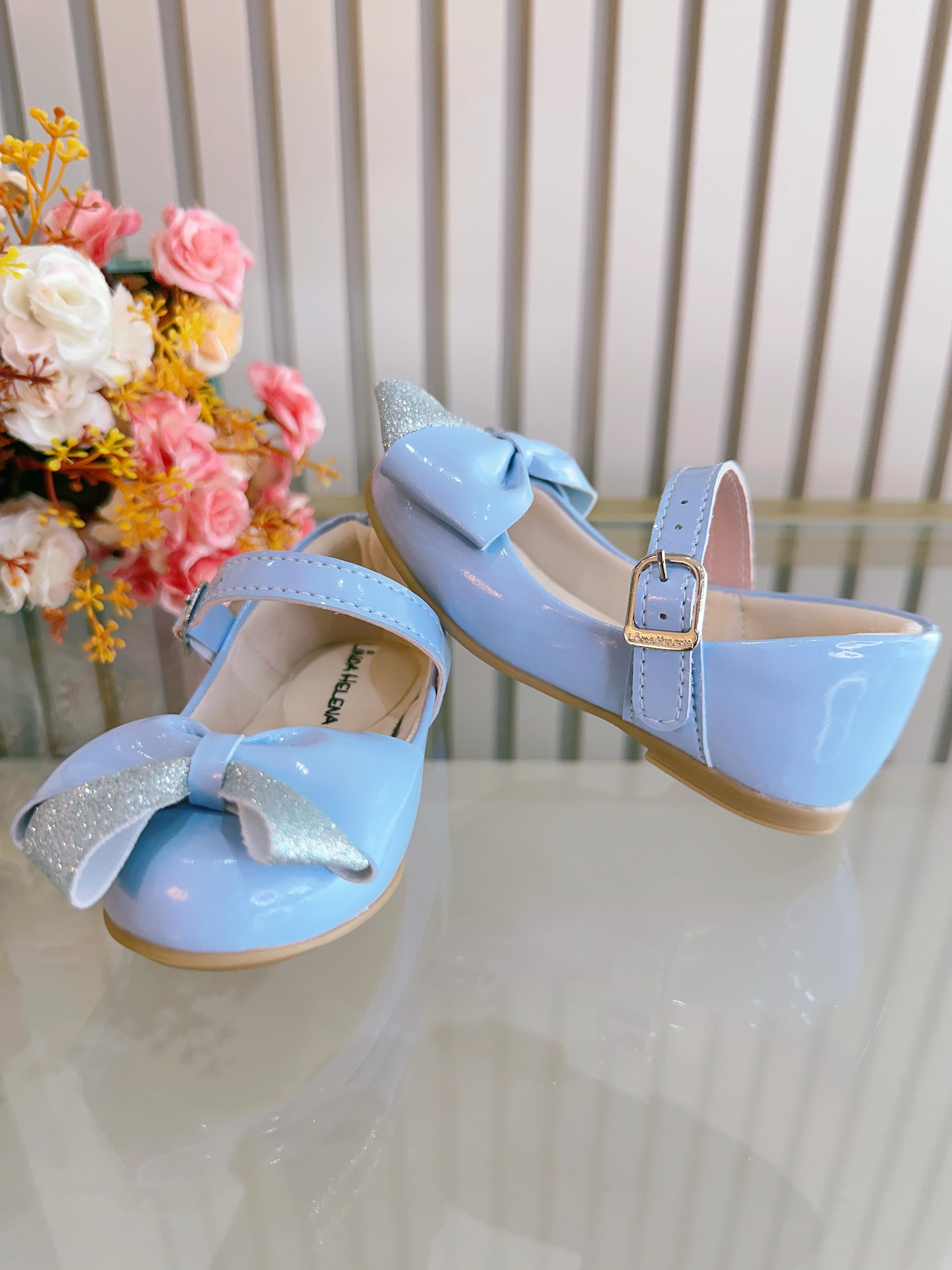 Sapatinho Azul Verniz Com Aplique de Lacinho Luxo