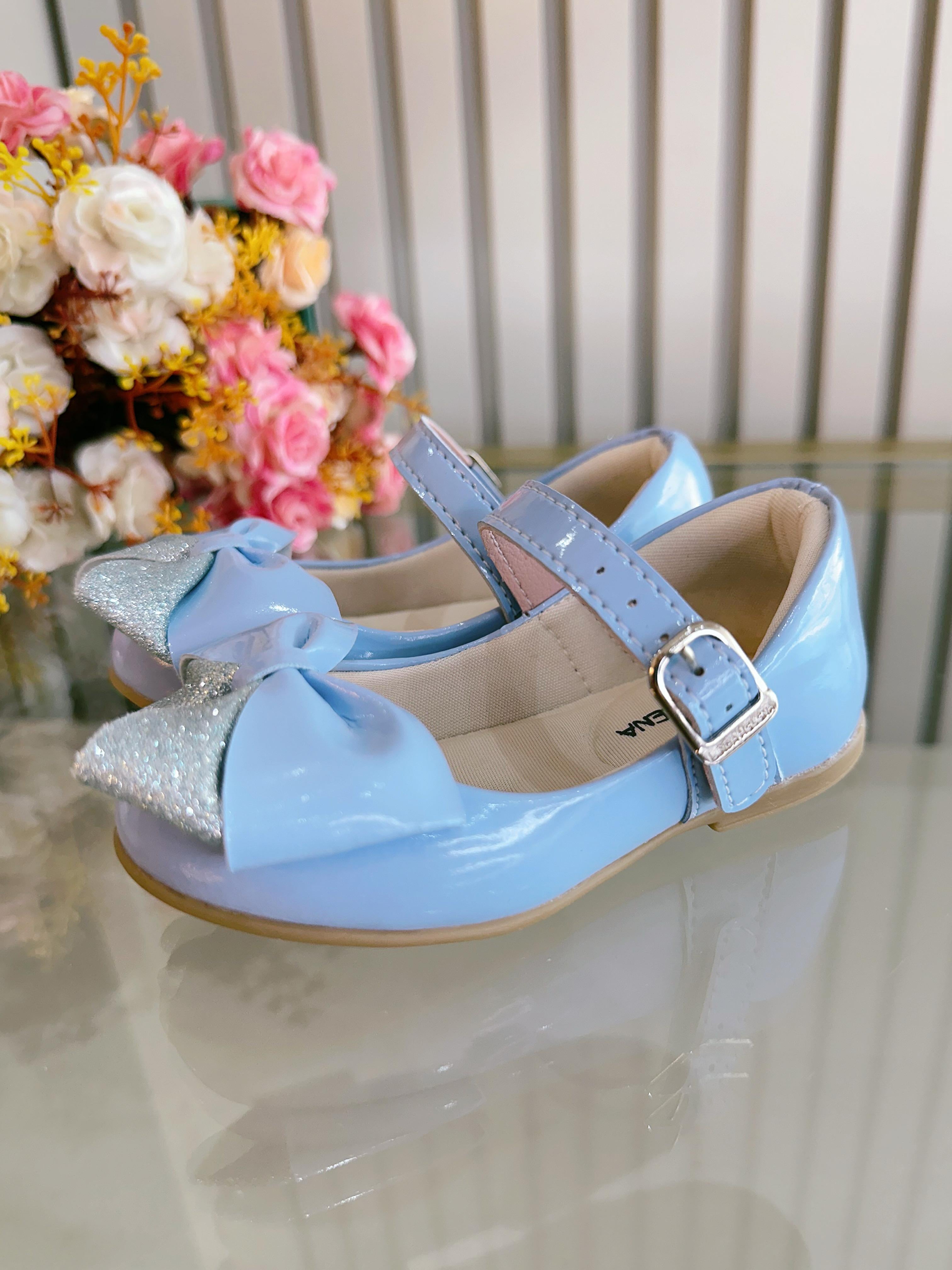 Sapatinho Azul Verniz Com Aplique de Lacinho Luxo